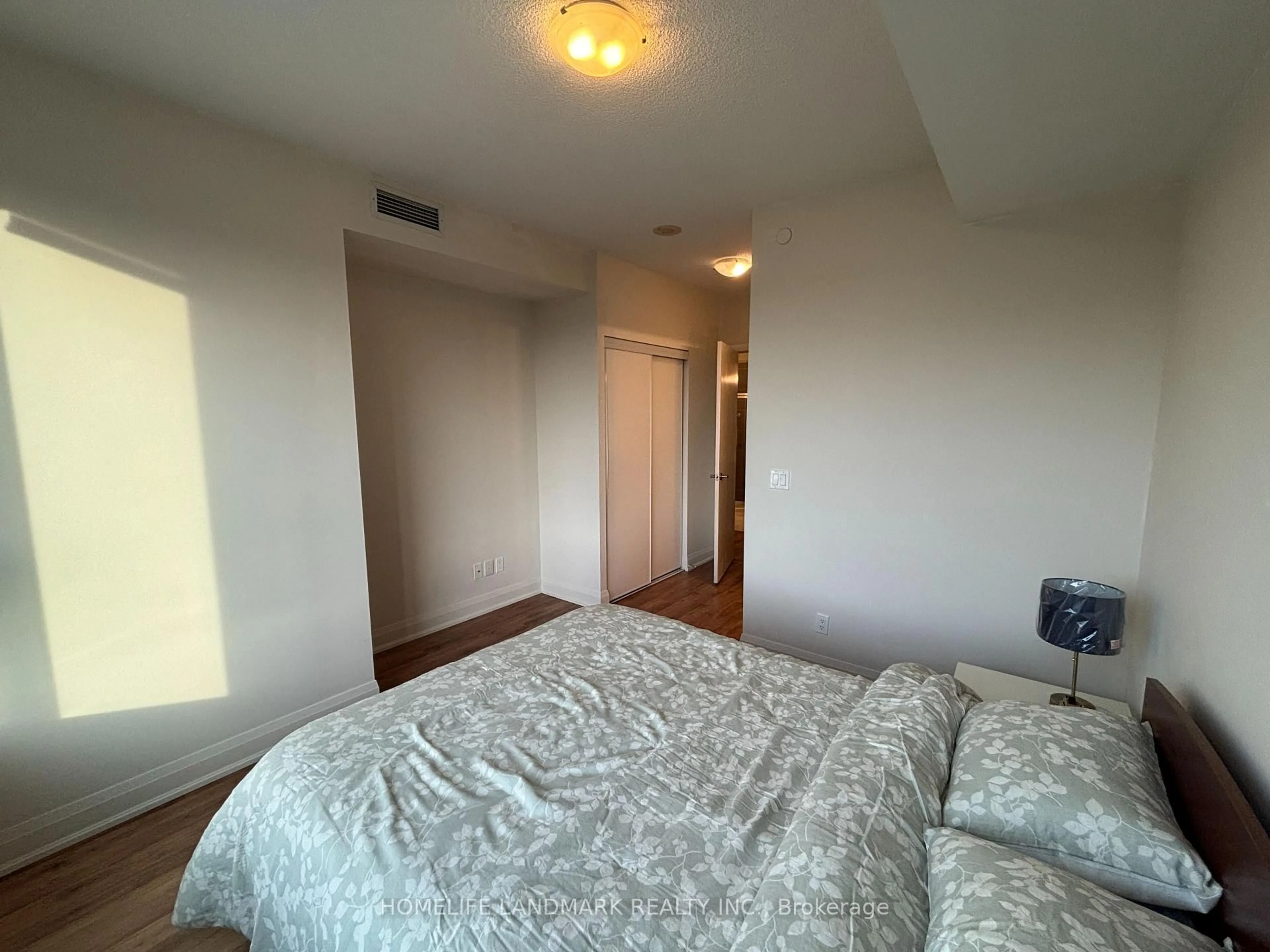A pic of a room for 68 Canterbury Pl #1809, Toronto Ontario M2N 0H8
