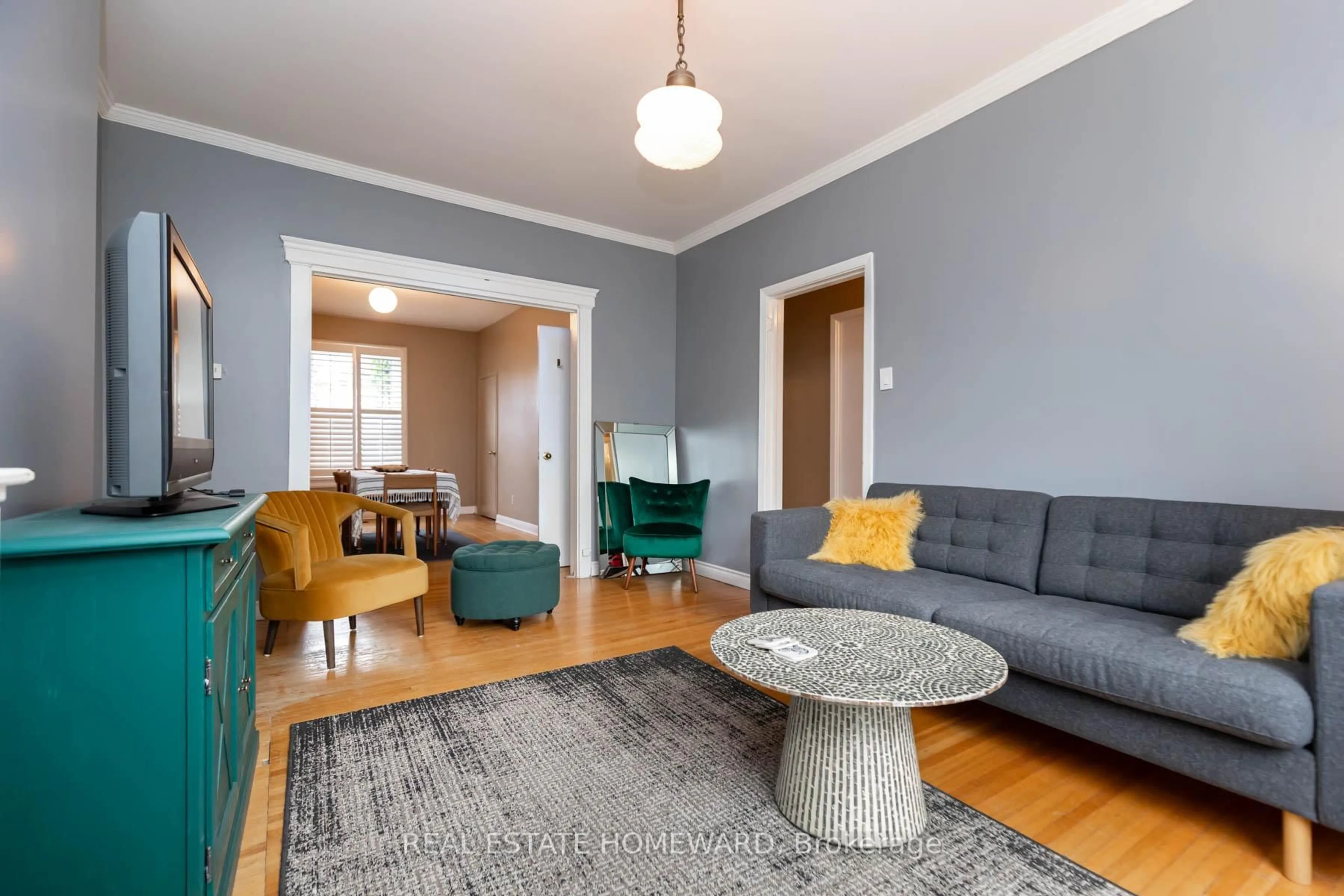 Living room with furniture, unknown for 110 Beatrice St, Toronto Ontario M6J 2T3