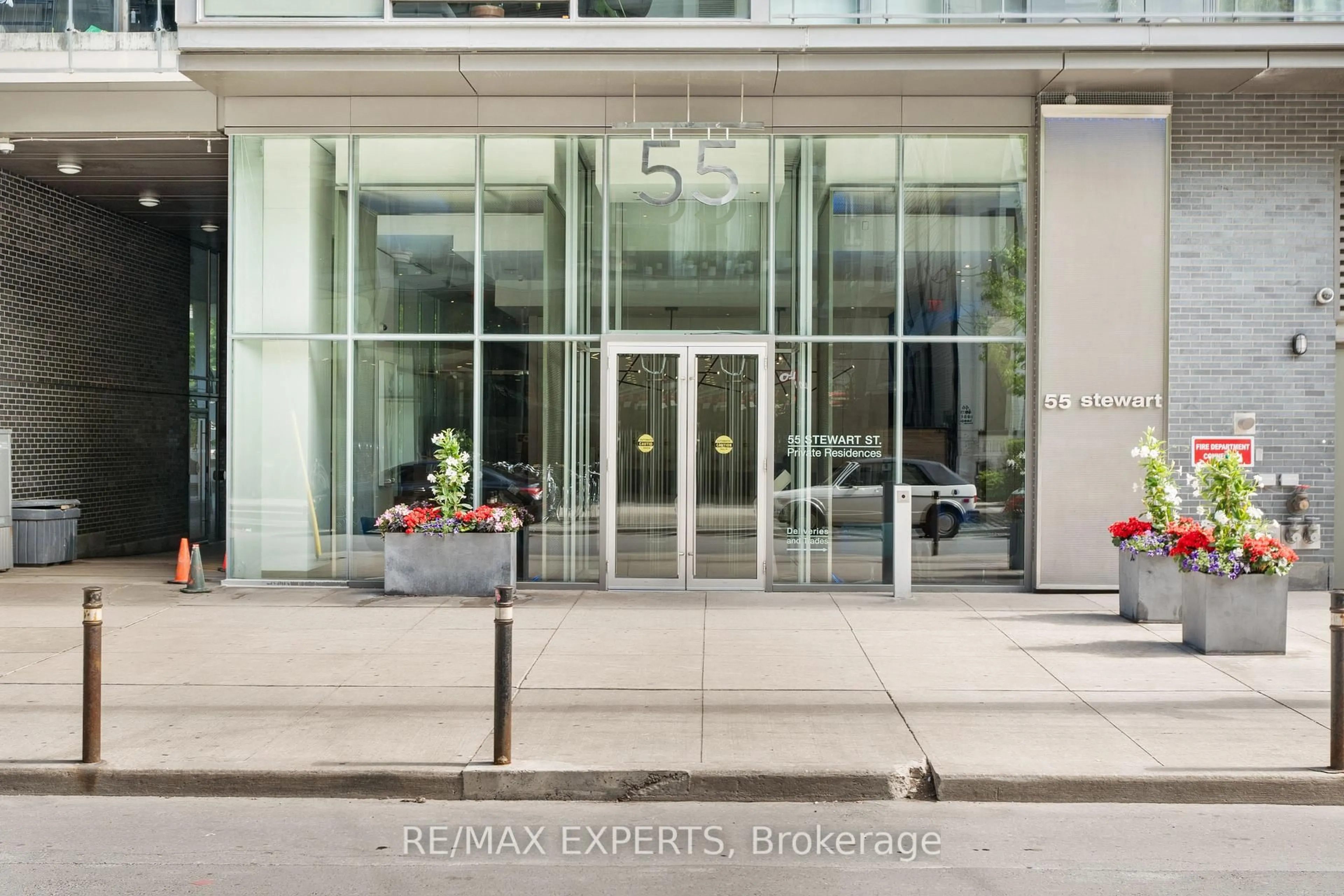 Indoor foyer for 55 Stewart St #311, Toronto Ontario M5V 2V1