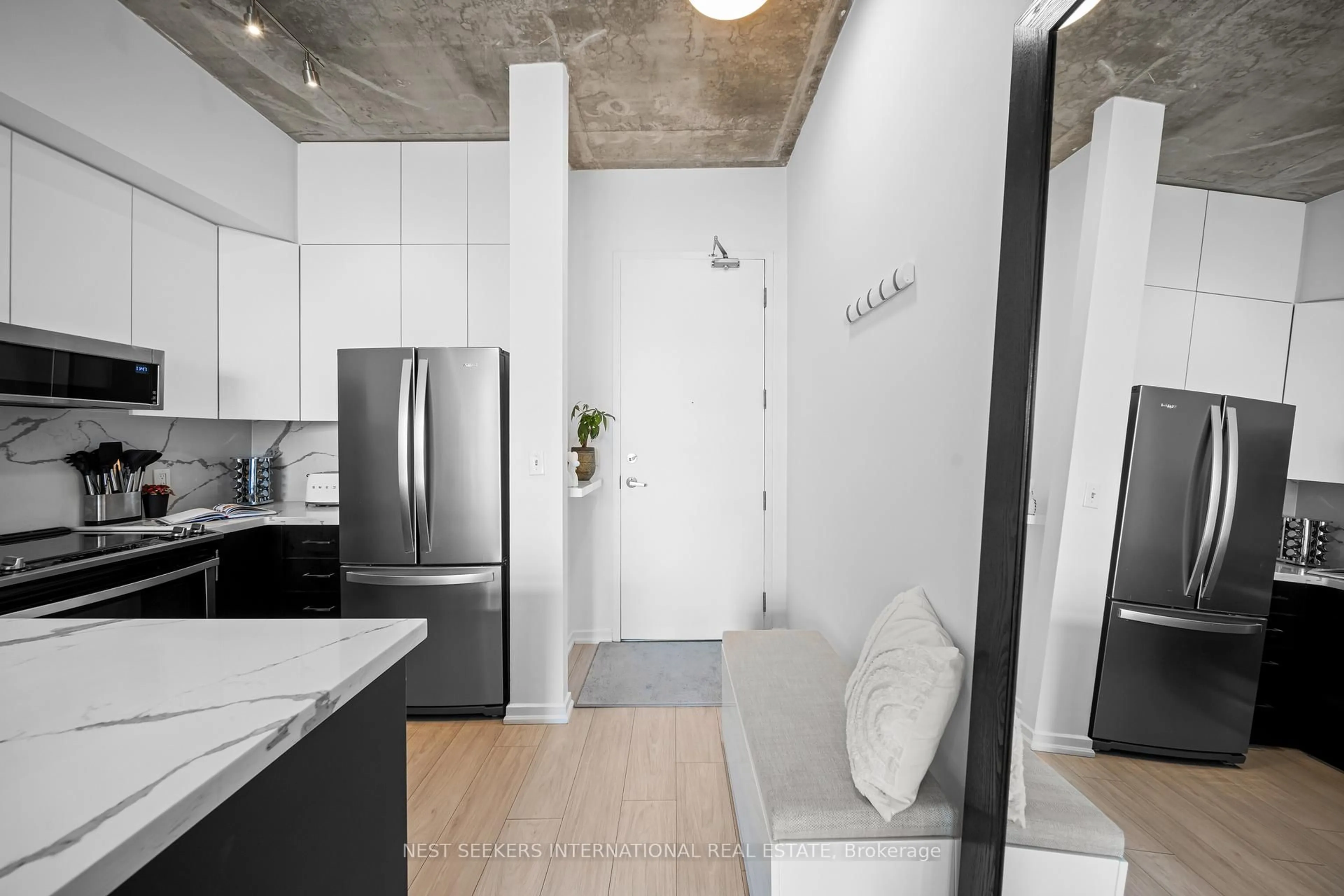 Open concept kitchen, unknown for 388 Richmond St #919, Toronto Ontario M5V 3P1