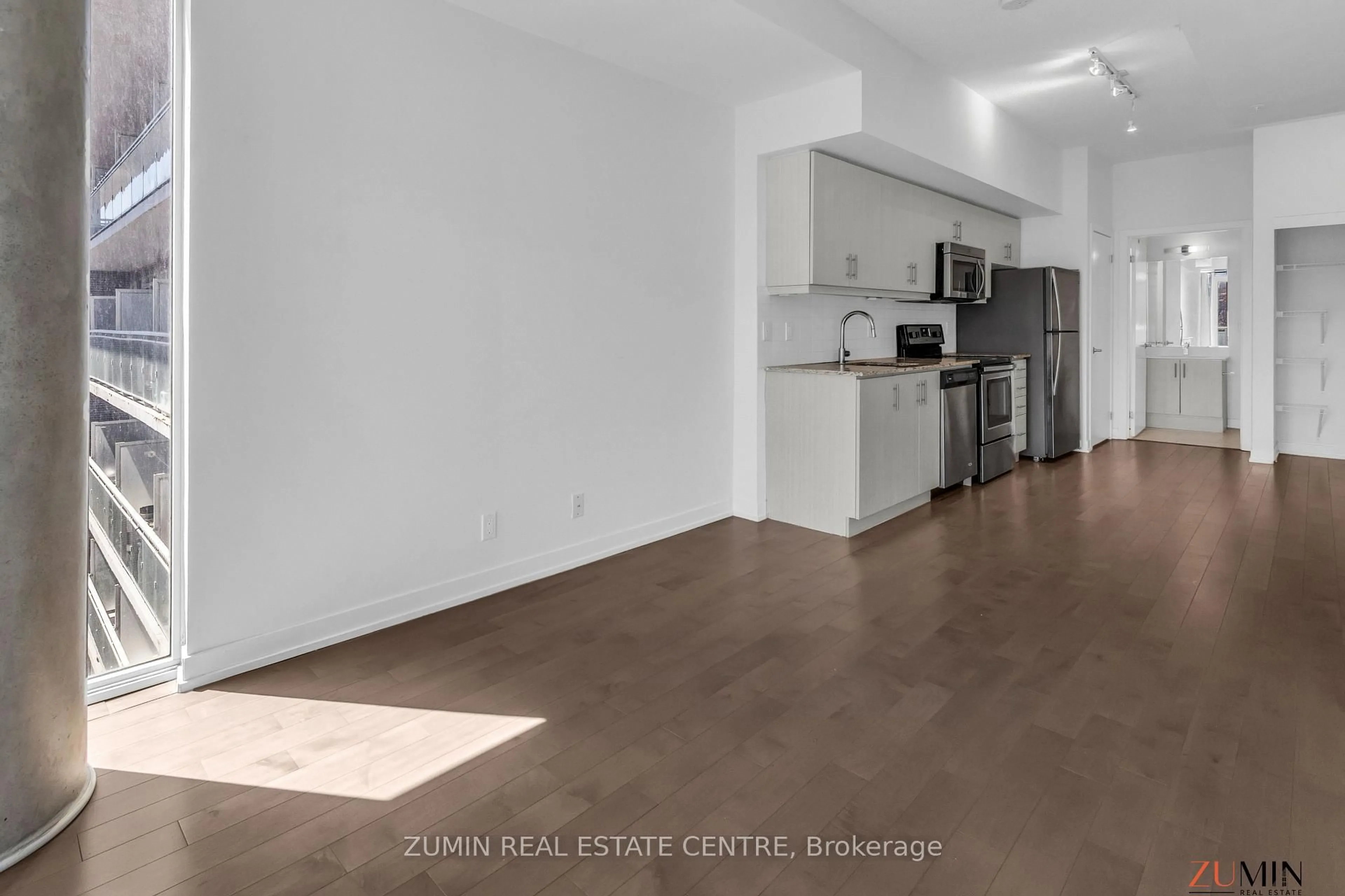 Unknown for 10 Willison Sq #709, Toronto Ontario M5T 0A8