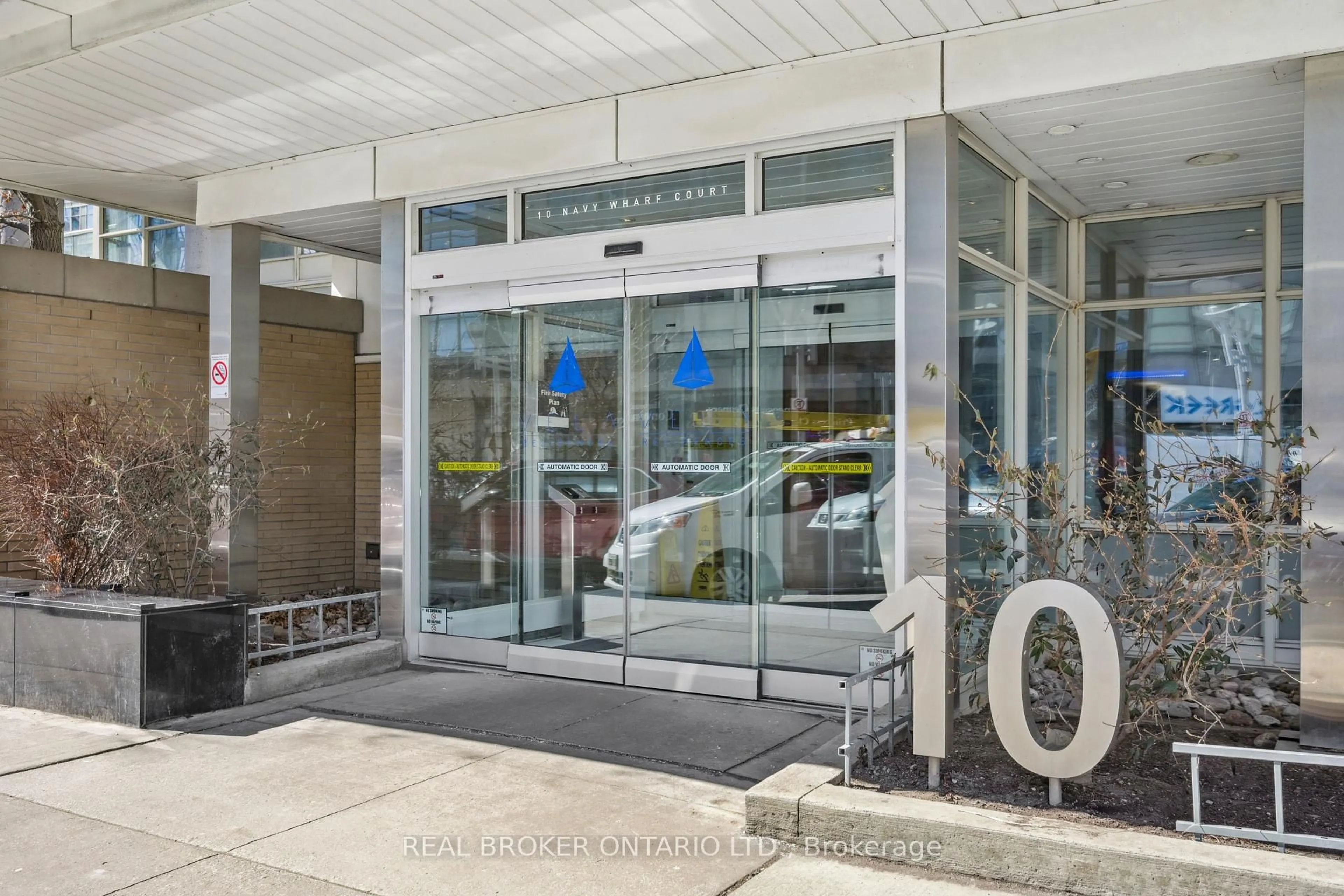 Indoor foyer for 10 Navy Wharf Crt #2901, Toronto Ontario M5V 3V2