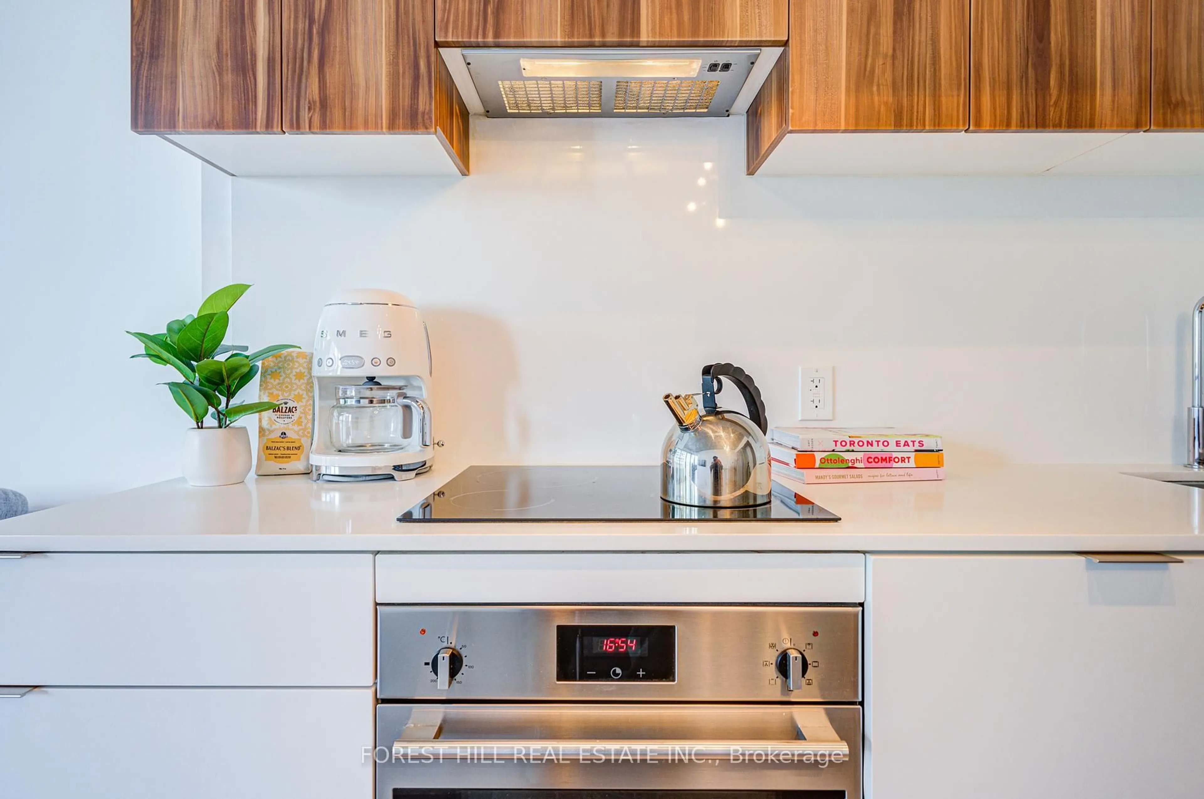 Contemporary kitchen, wood/laminate floor for 185 Roehampton Ave #2501, Toronto Ontario M4P 0C6