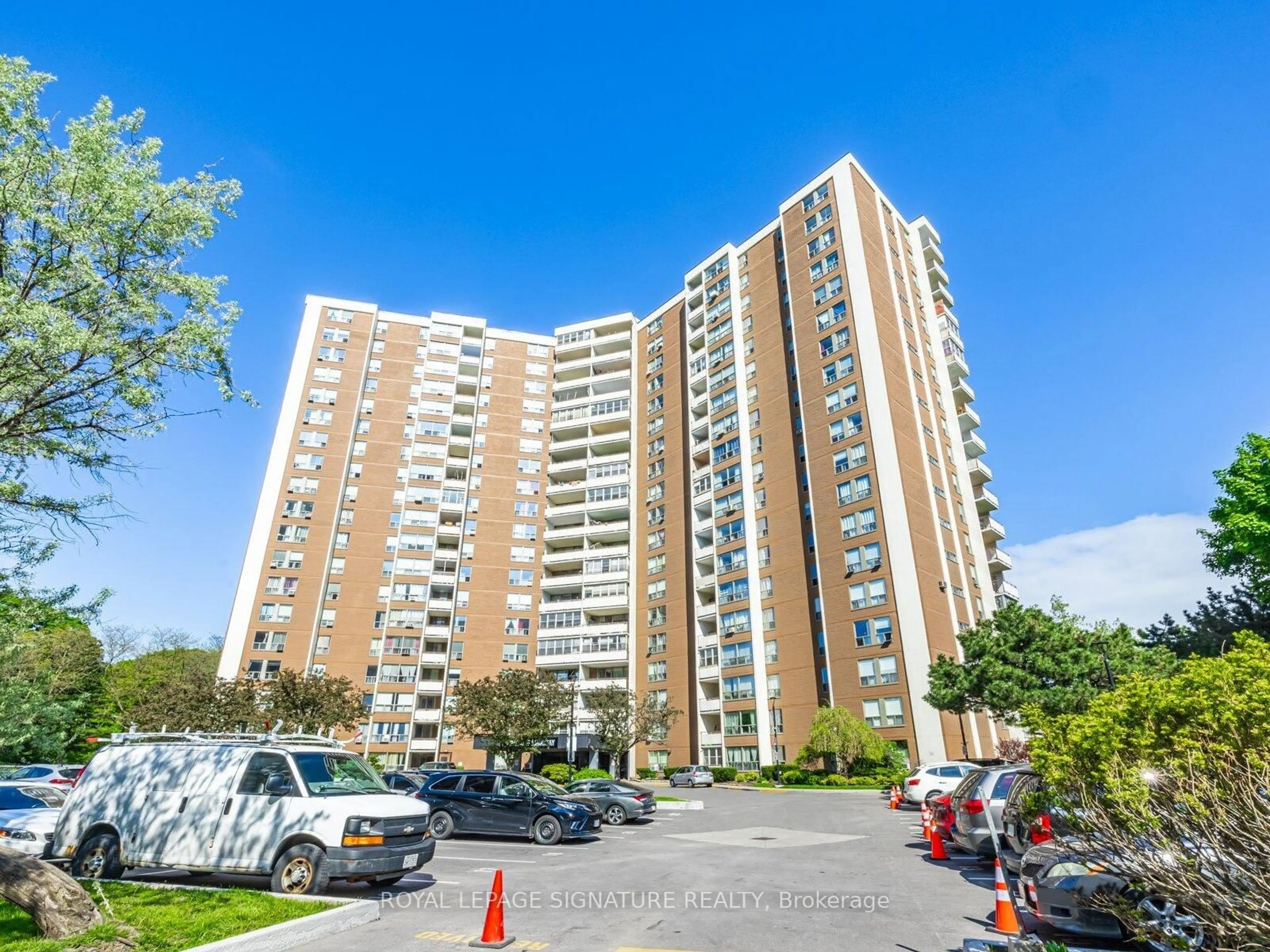 Unknown for 60 Pavane Linkway #915, Toronto Ontario M3C 1A2