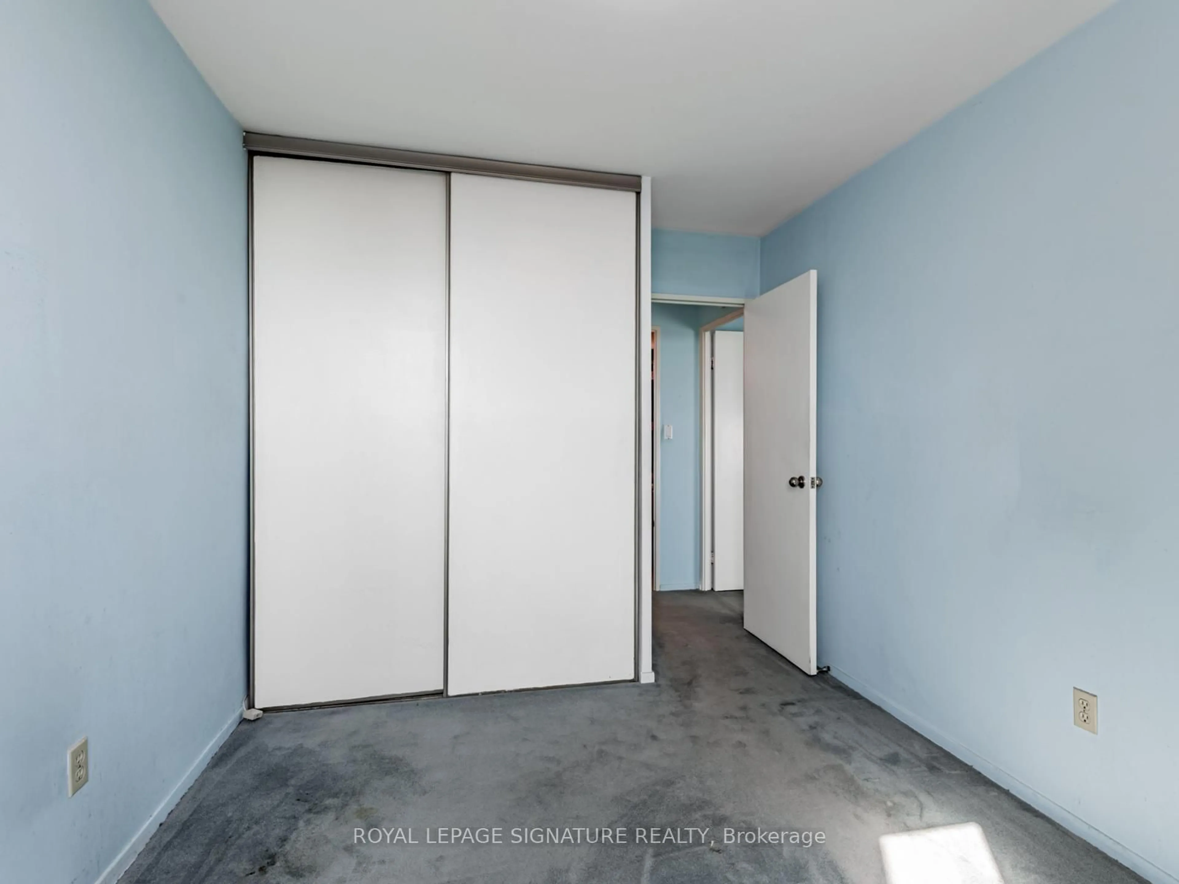 Storage room or clothes room or walk-in closet for 60 Pavane Linkway N/A #915, Toronto Ontario M3C 1A2