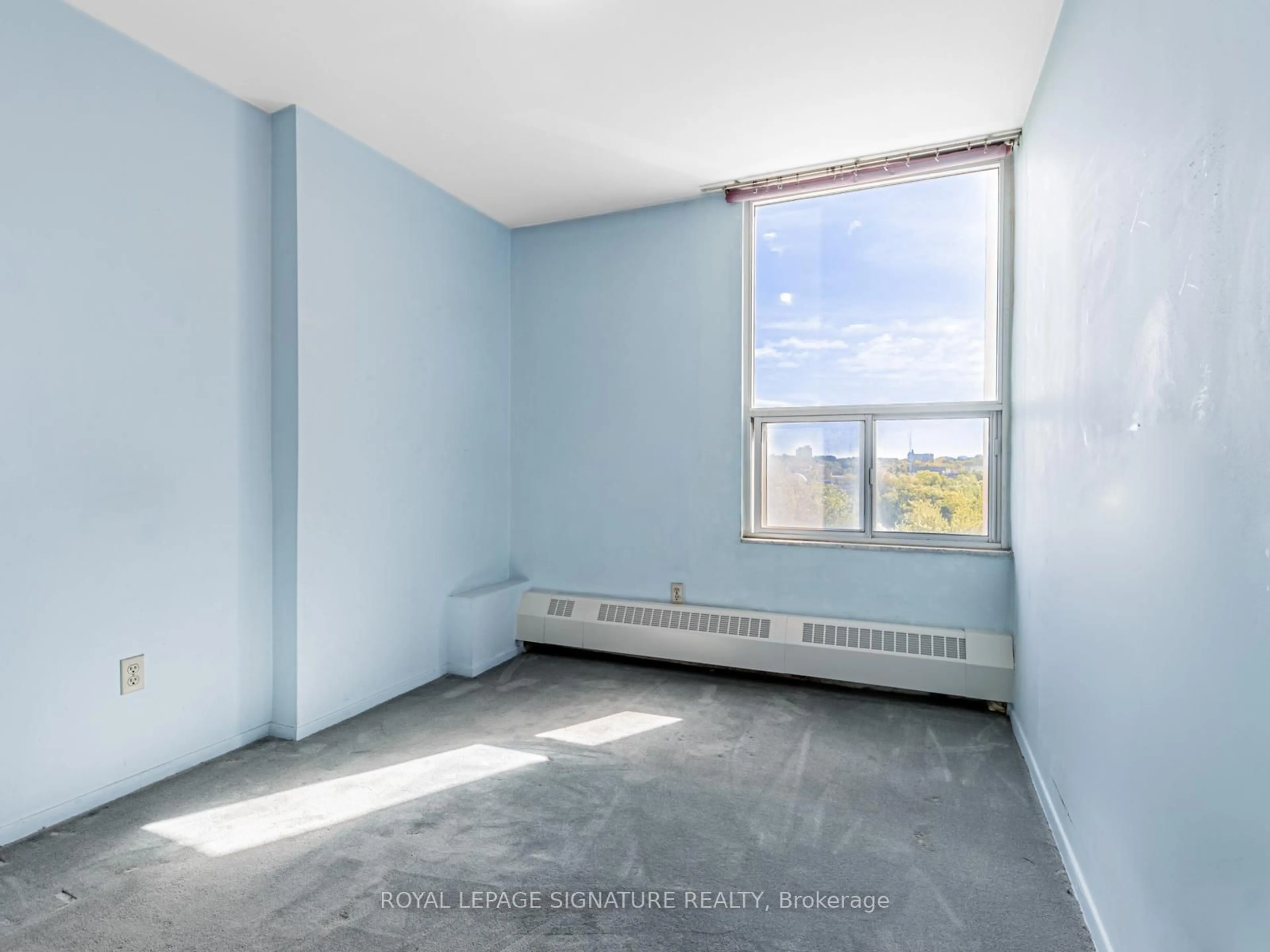 A pic of a room for 60 Pavane Linkway N/A #915, Toronto Ontario M3C 1A2