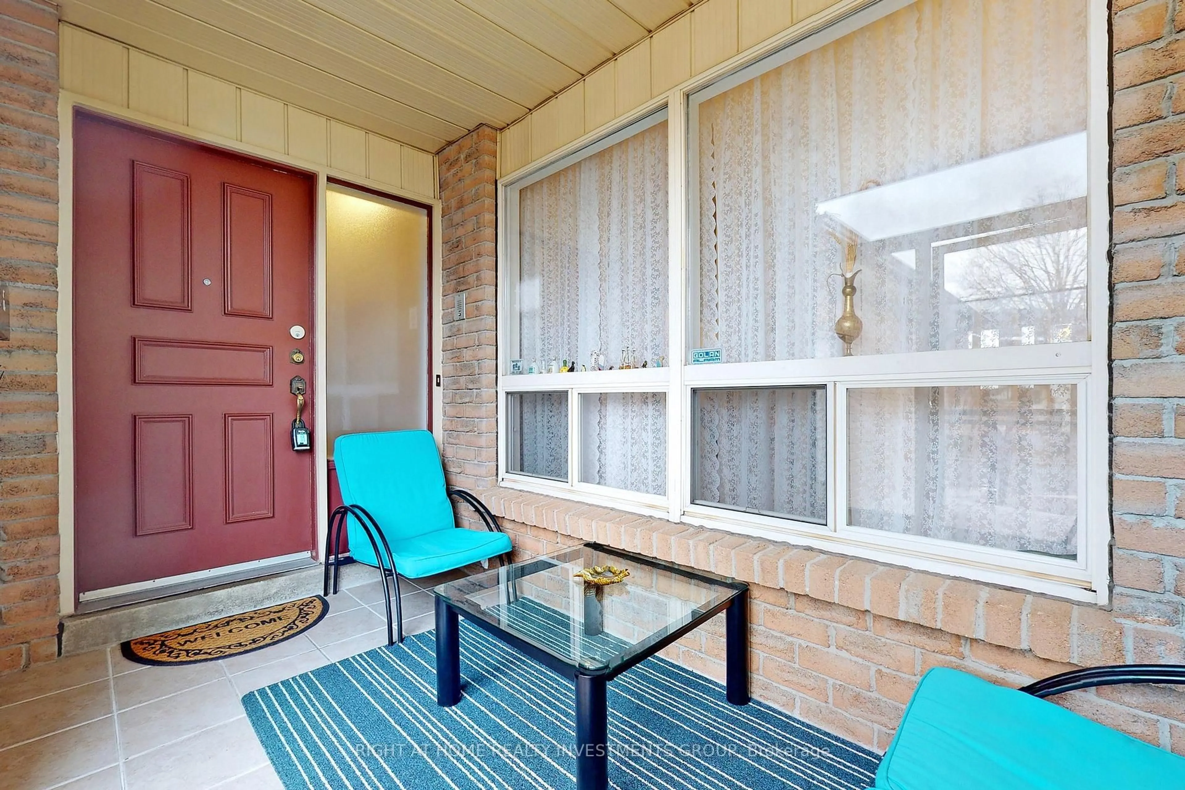 Patio, street for 187 Robert Hicks Dr, Toronto Ontario M2R 3R3
