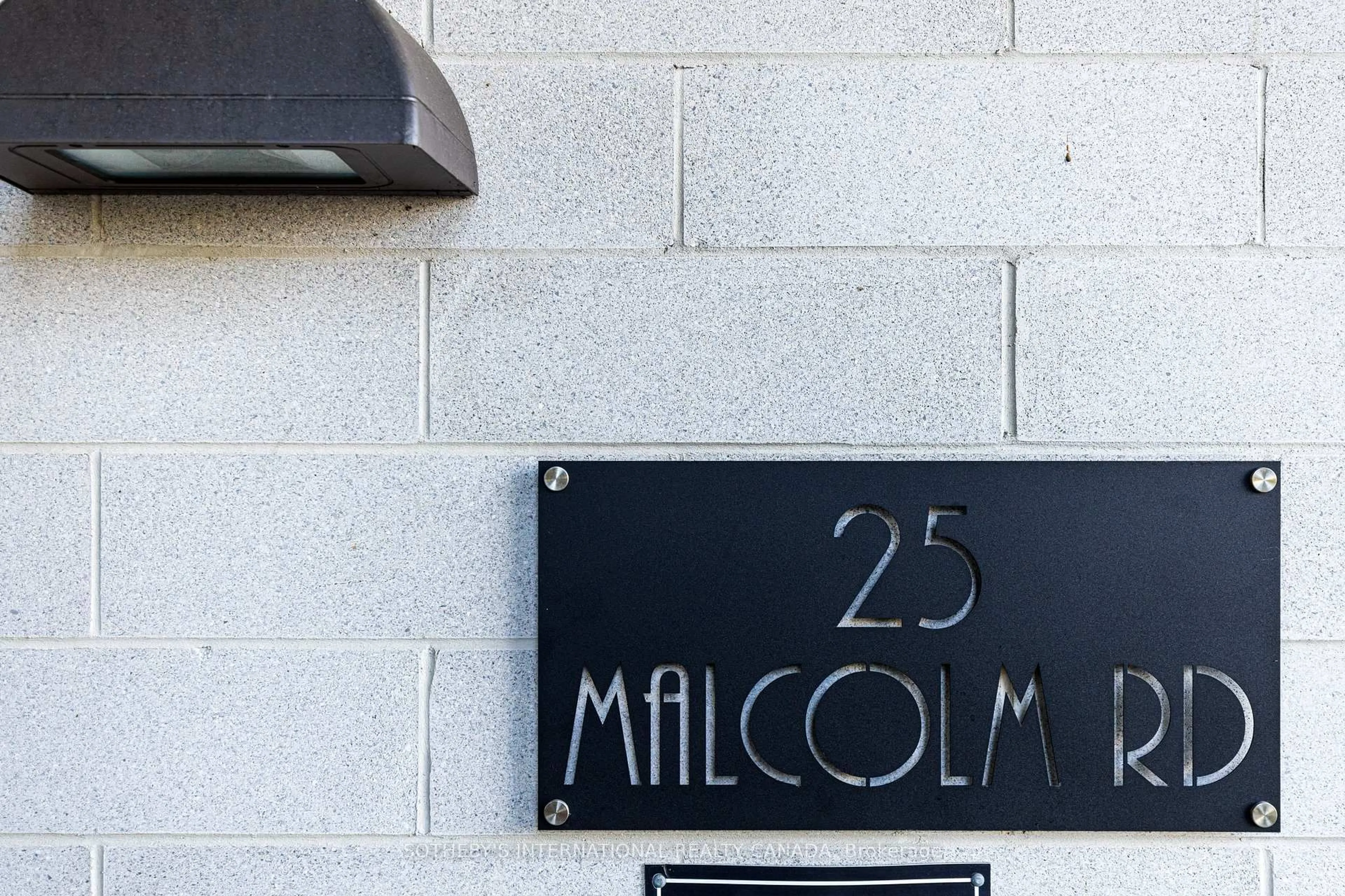 Indoor foyer for 25 Malcolm Rd #TH-105, Toronto Ontario M4G 0C1