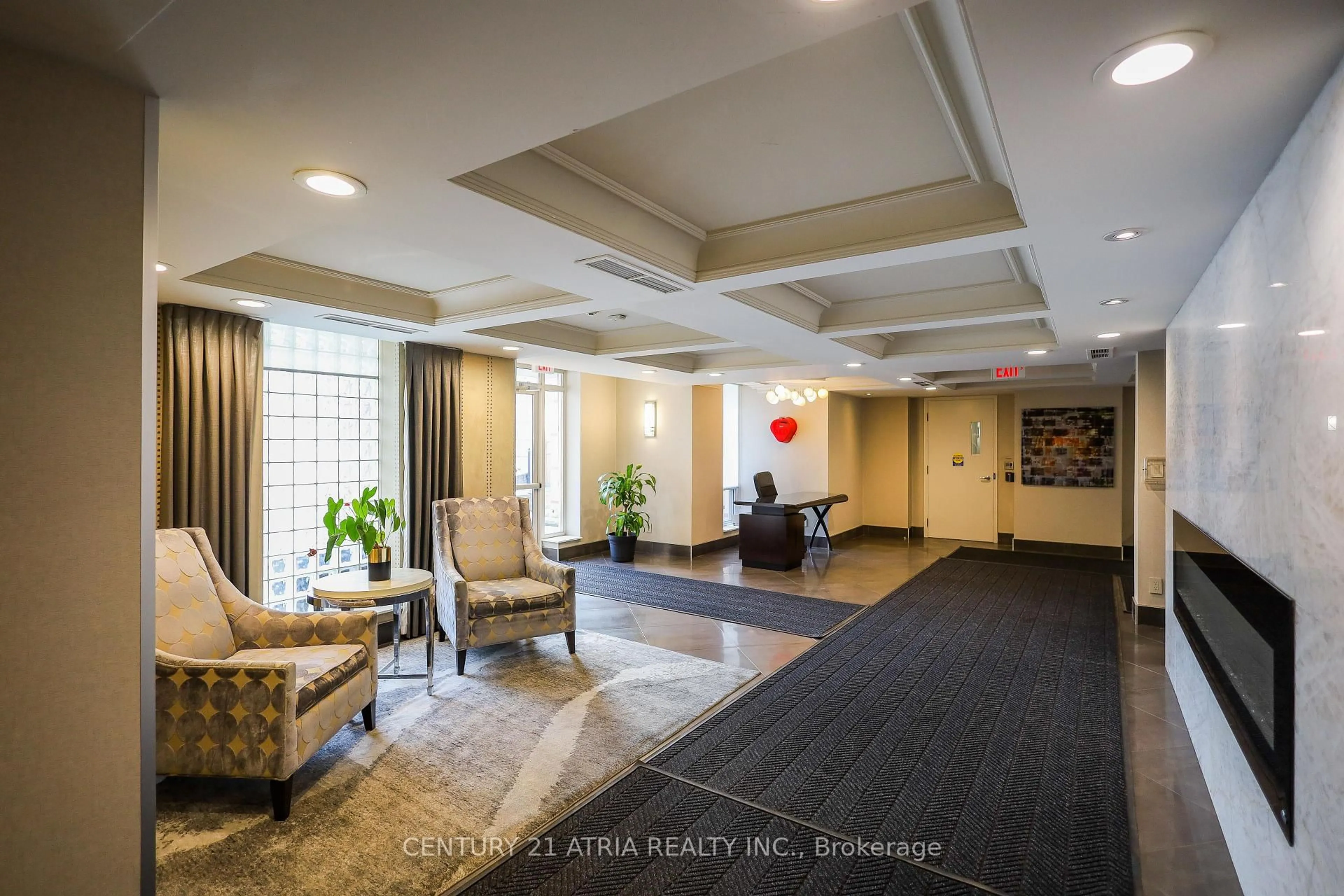 Indoor foyer for 455 Rosewell Ave #204, Toronto Ontario M4R 2H9