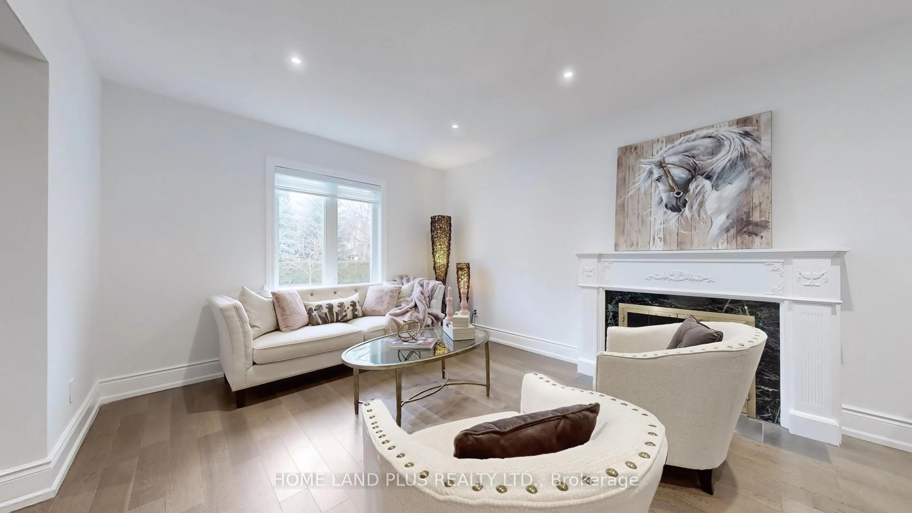 Living room with furniture, unknown for 85 Rochester Ave, Toronto Ontario M4N 1N7