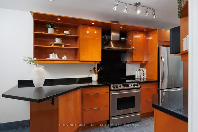 Additional property image - 62 Wellesley St Unit 1903