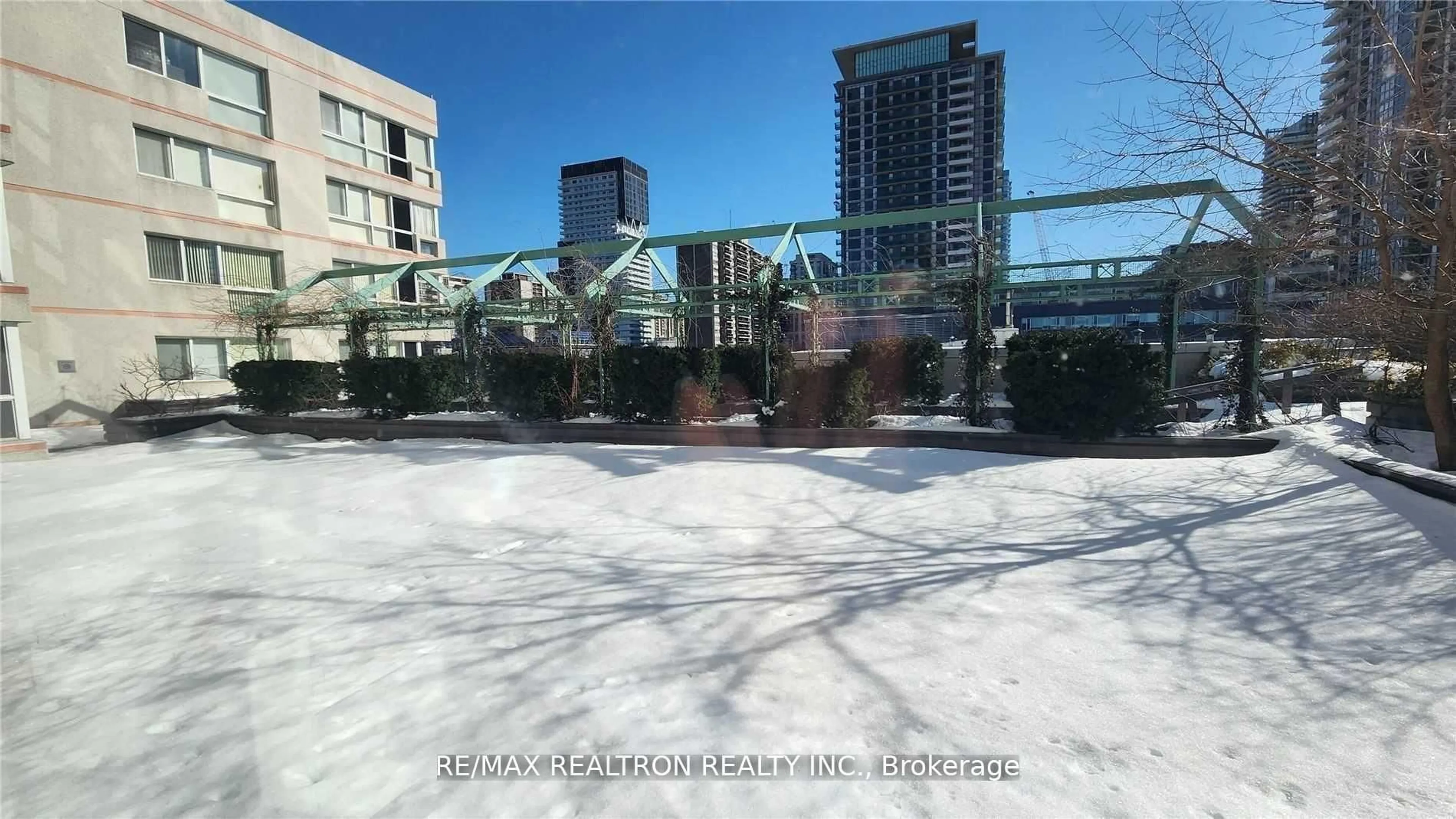 Patio, unknown for 7 Broadway Ave #211, Toronto Ontario M4P 3C5