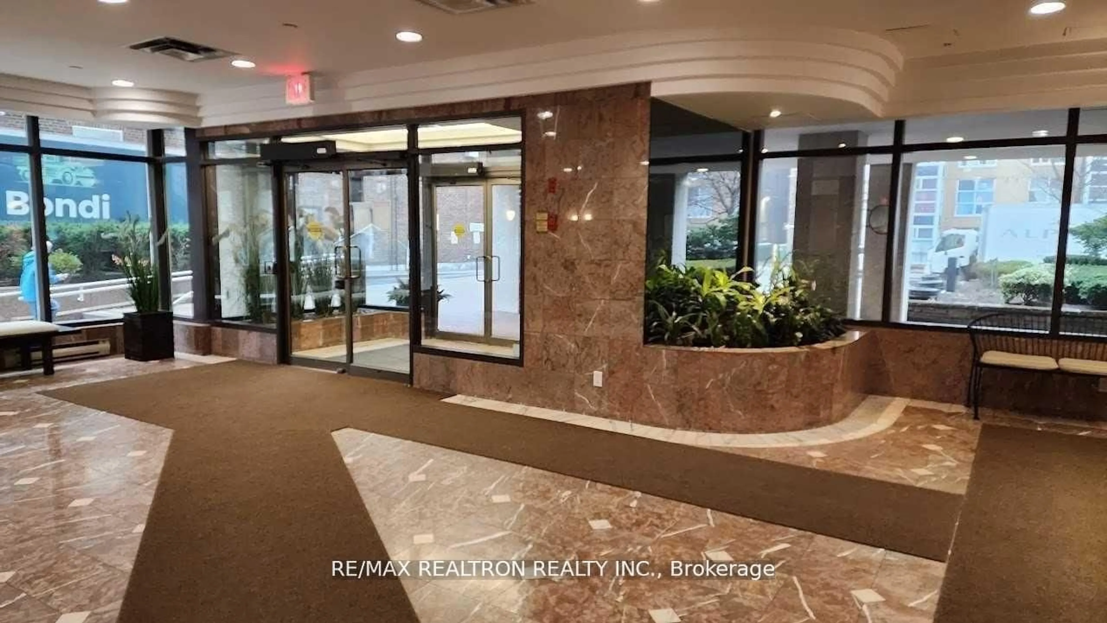 Indoor foyer for 7 Broadway Ave #211, Toronto Ontario M4P 3C5