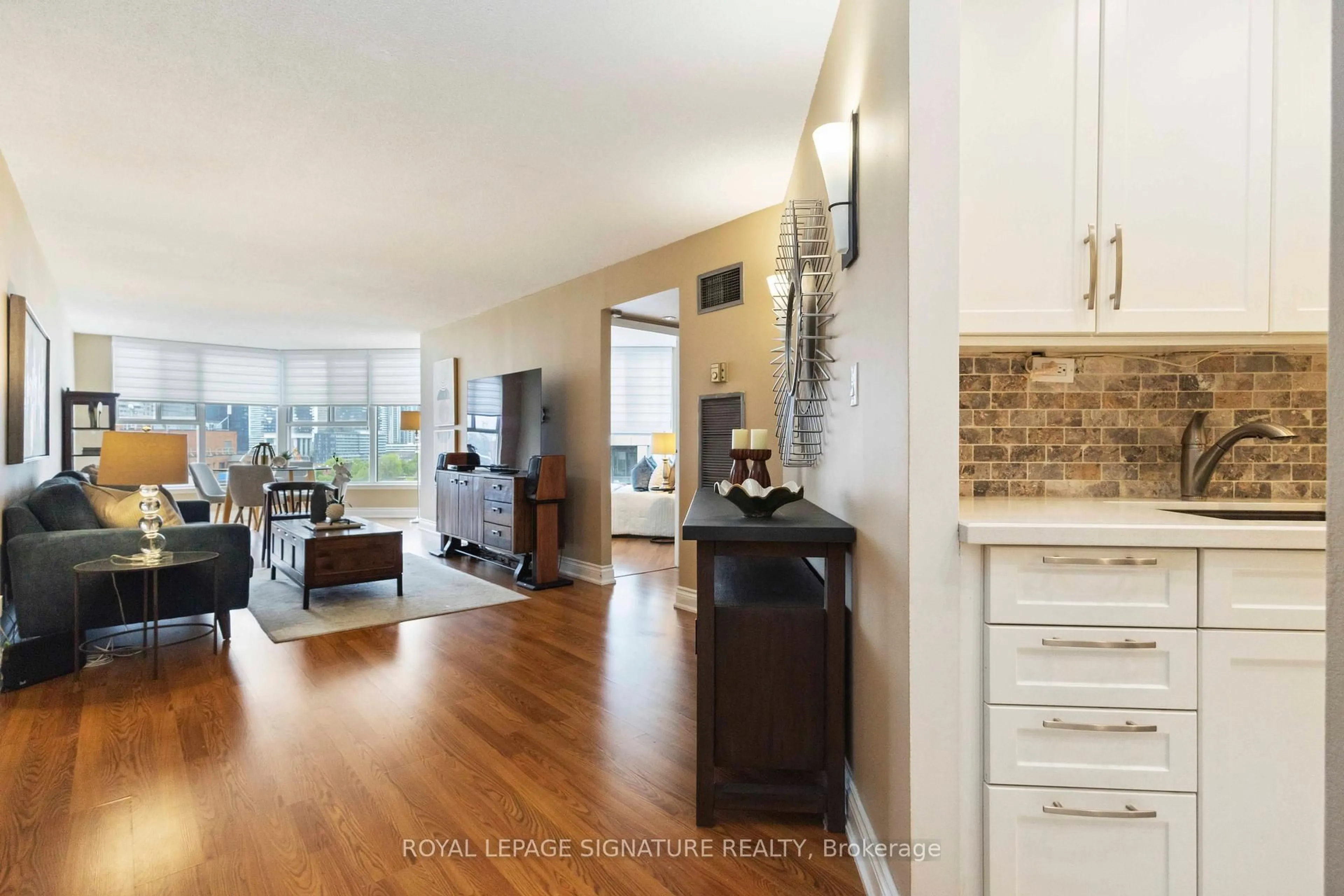 Unknown for 222 The Esplanade Ave #1007, Toronto Ontario M5A 4M8