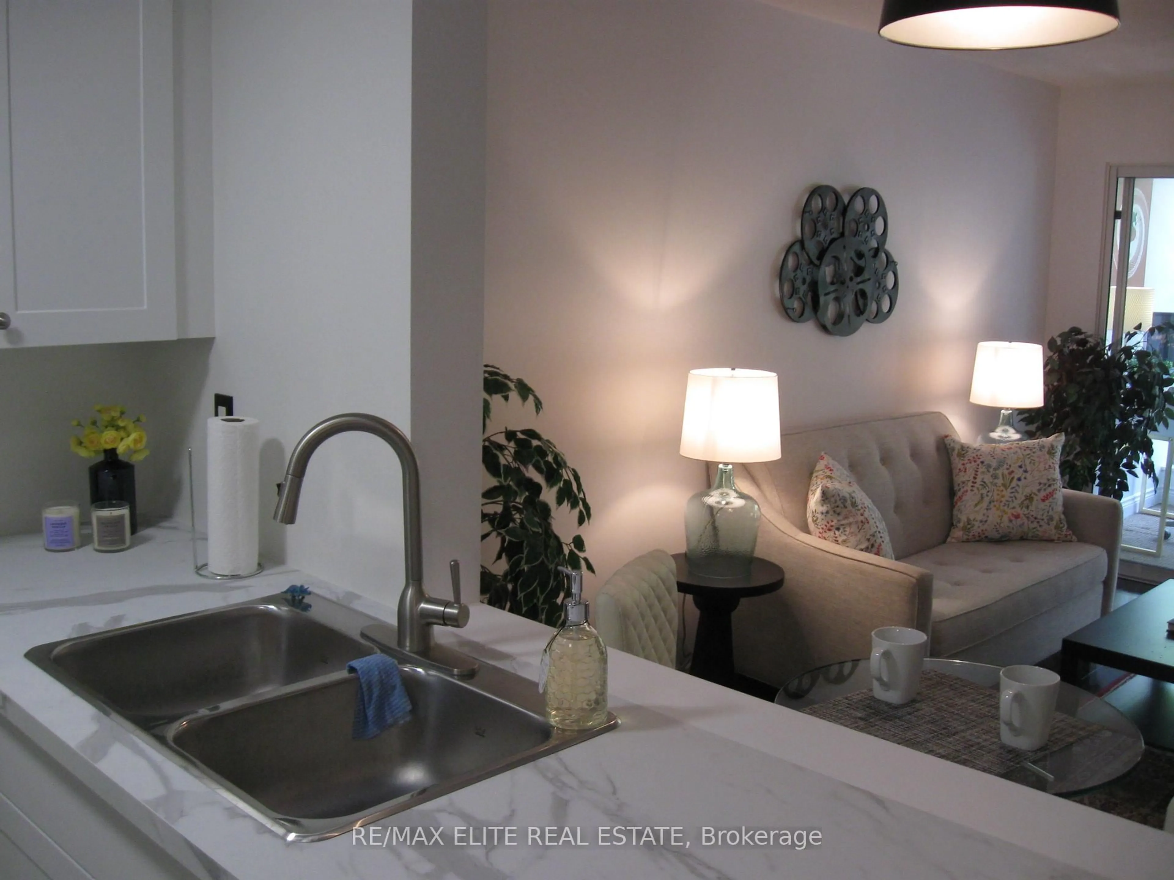 Unknown for 65 Scadding Ave #323, Toronto Ontario M5A 4L1