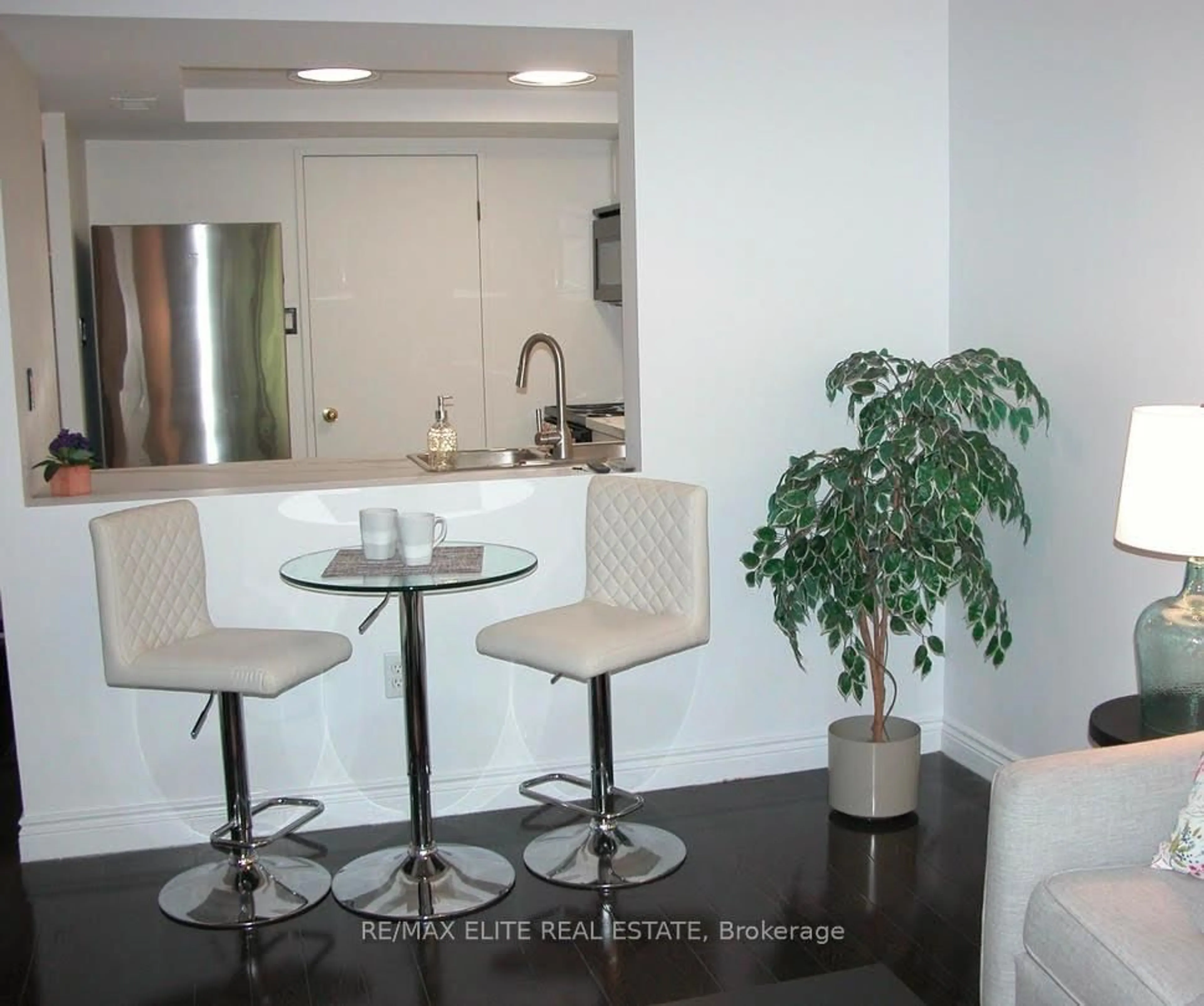 Unknown for 65 Scadding Ave #323, Toronto Ontario M5A 4L1