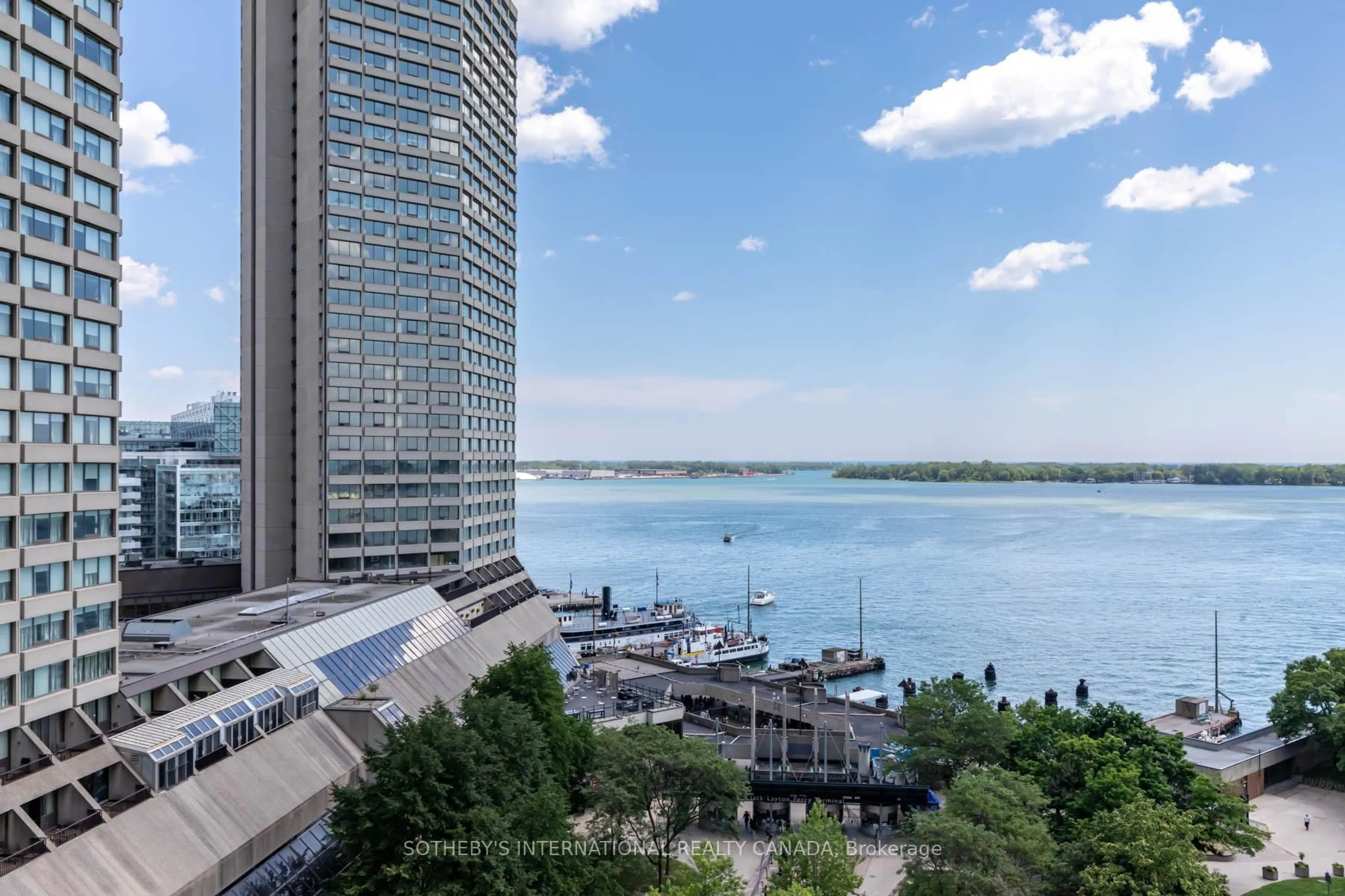Patio, water/lake/river/ocean view for 33 Harbour Sq #1429, Toronto Ontario M5J 2G2