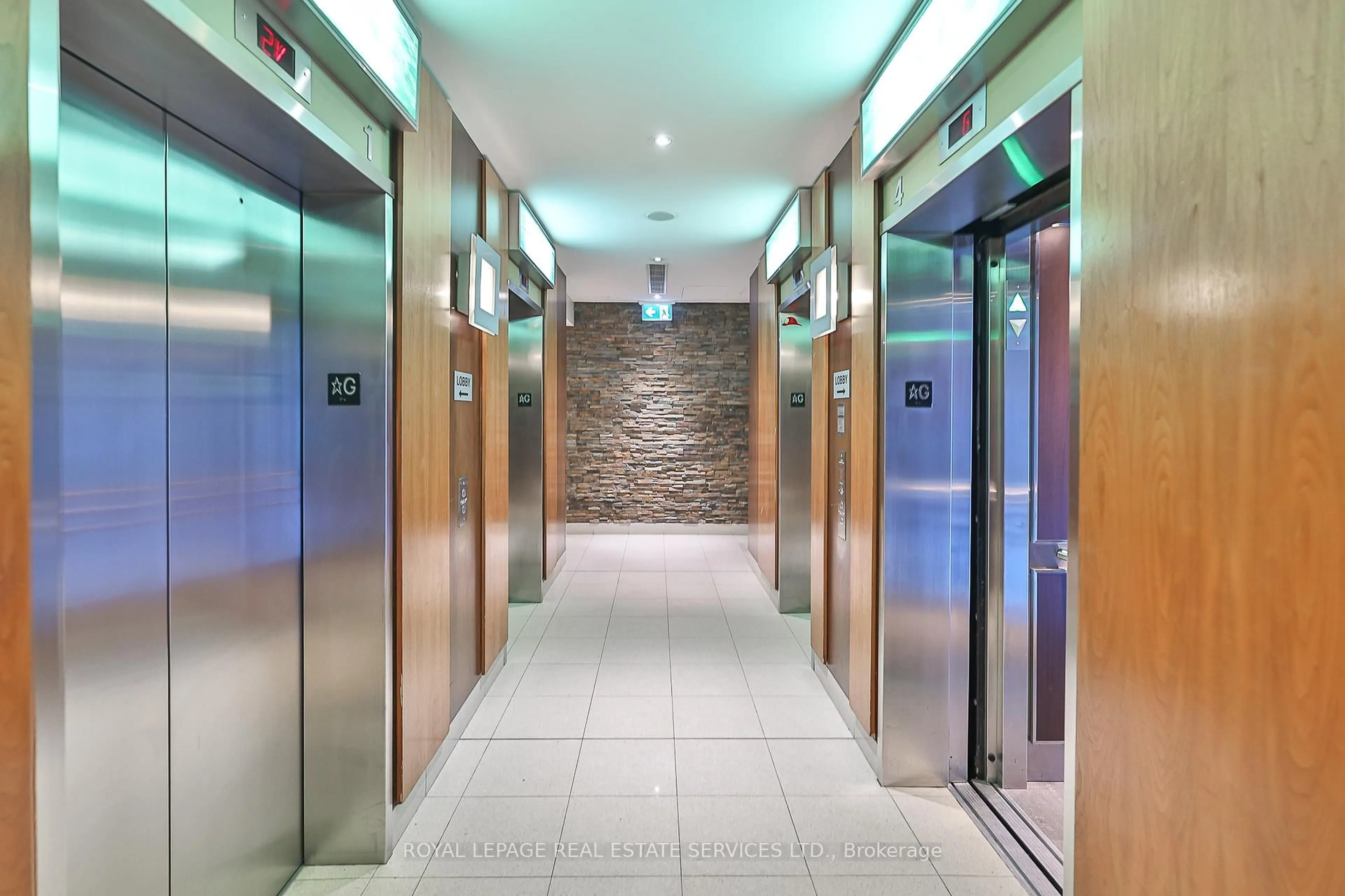 Indoor foyer for 35 Mariner Terr #2212, Toronto Ontario M5V 3V9