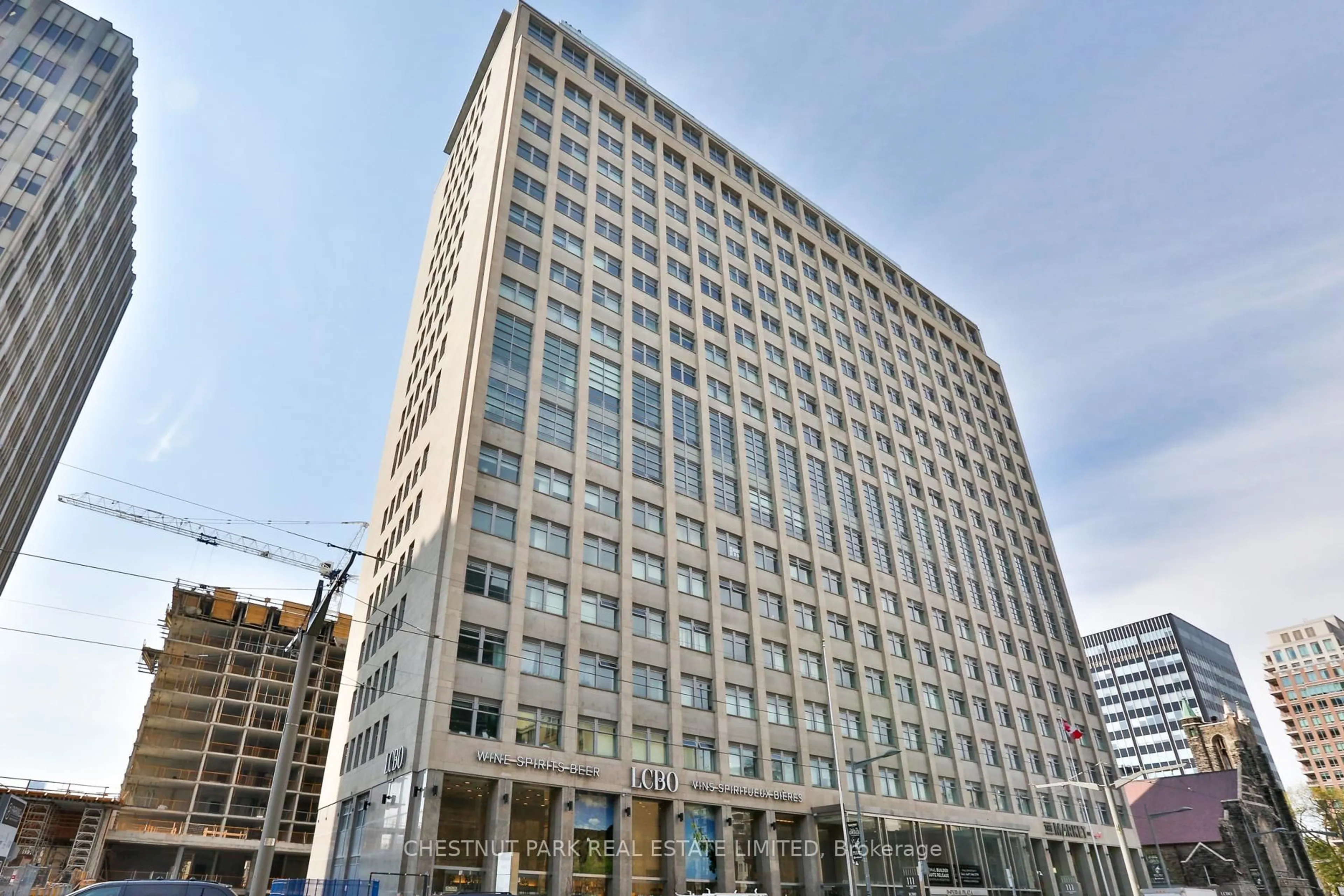 Indoor foyer for 111 St Clair Ave #1422, Toronto Ontario M4V 1B5
