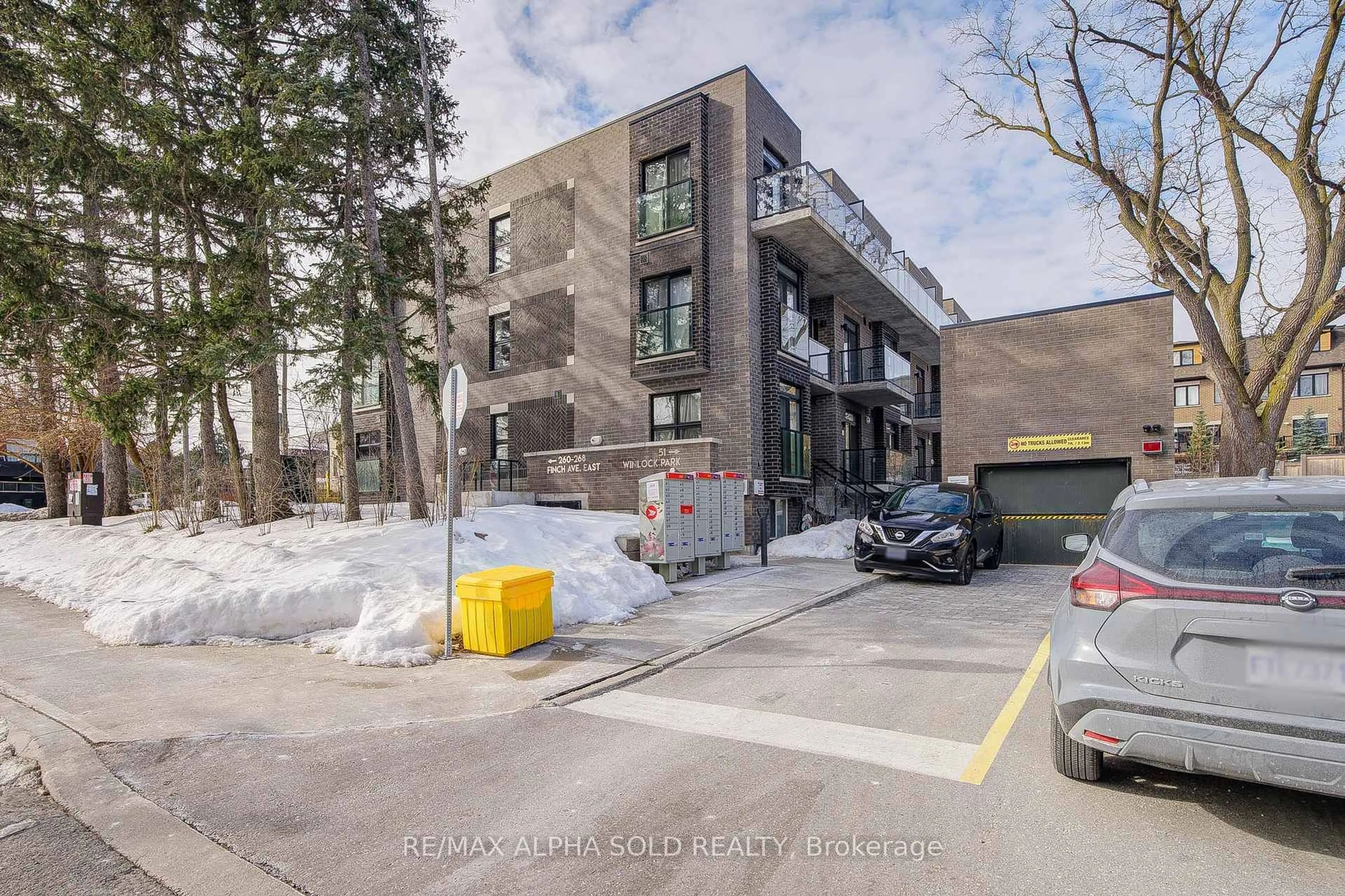 Unknown for 51 Winlock Park #26, Toronto Ontario M2M 0B8