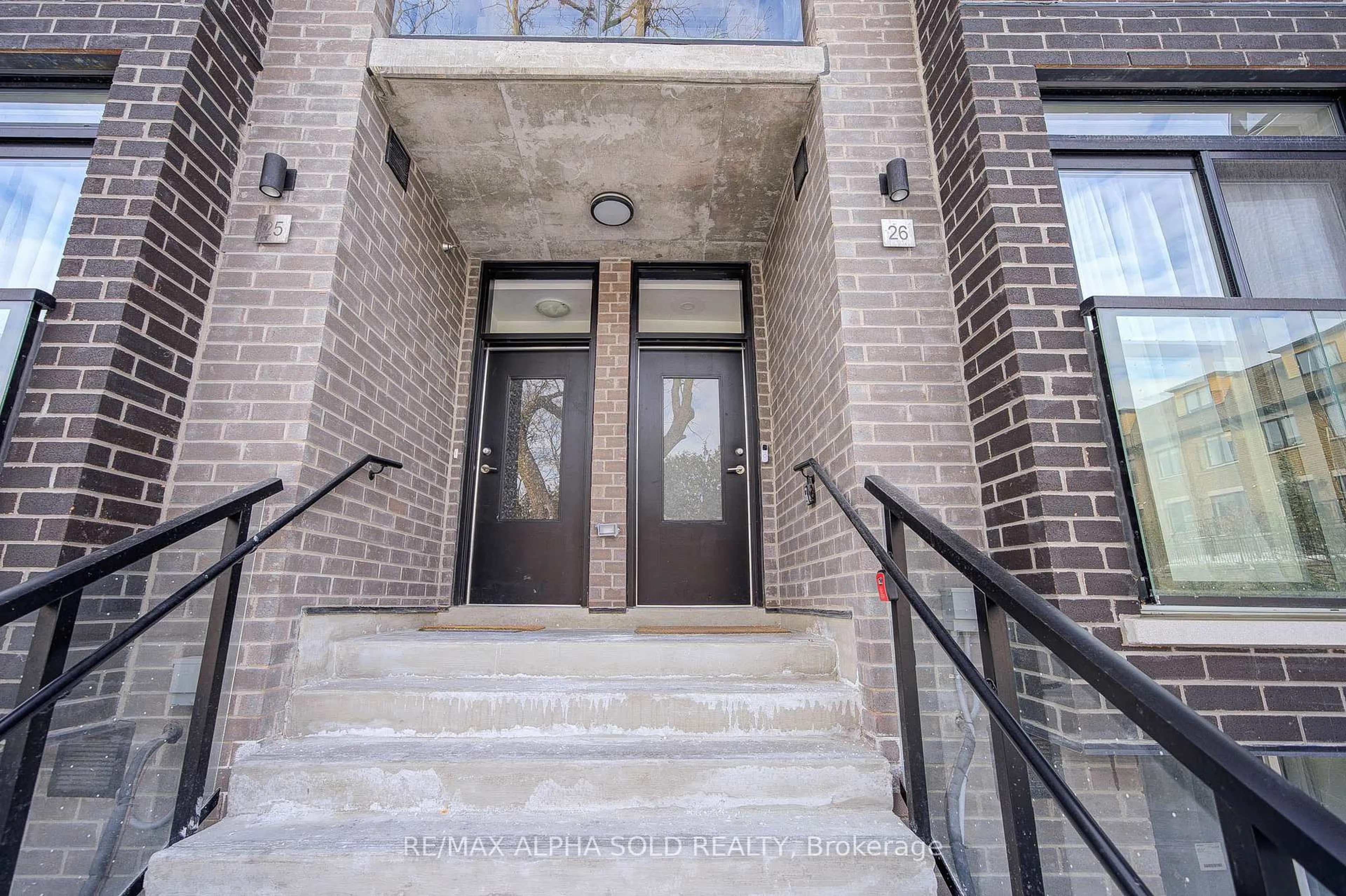 Unknown for 51 Winlock Park #26, Toronto Ontario M2M 0B8