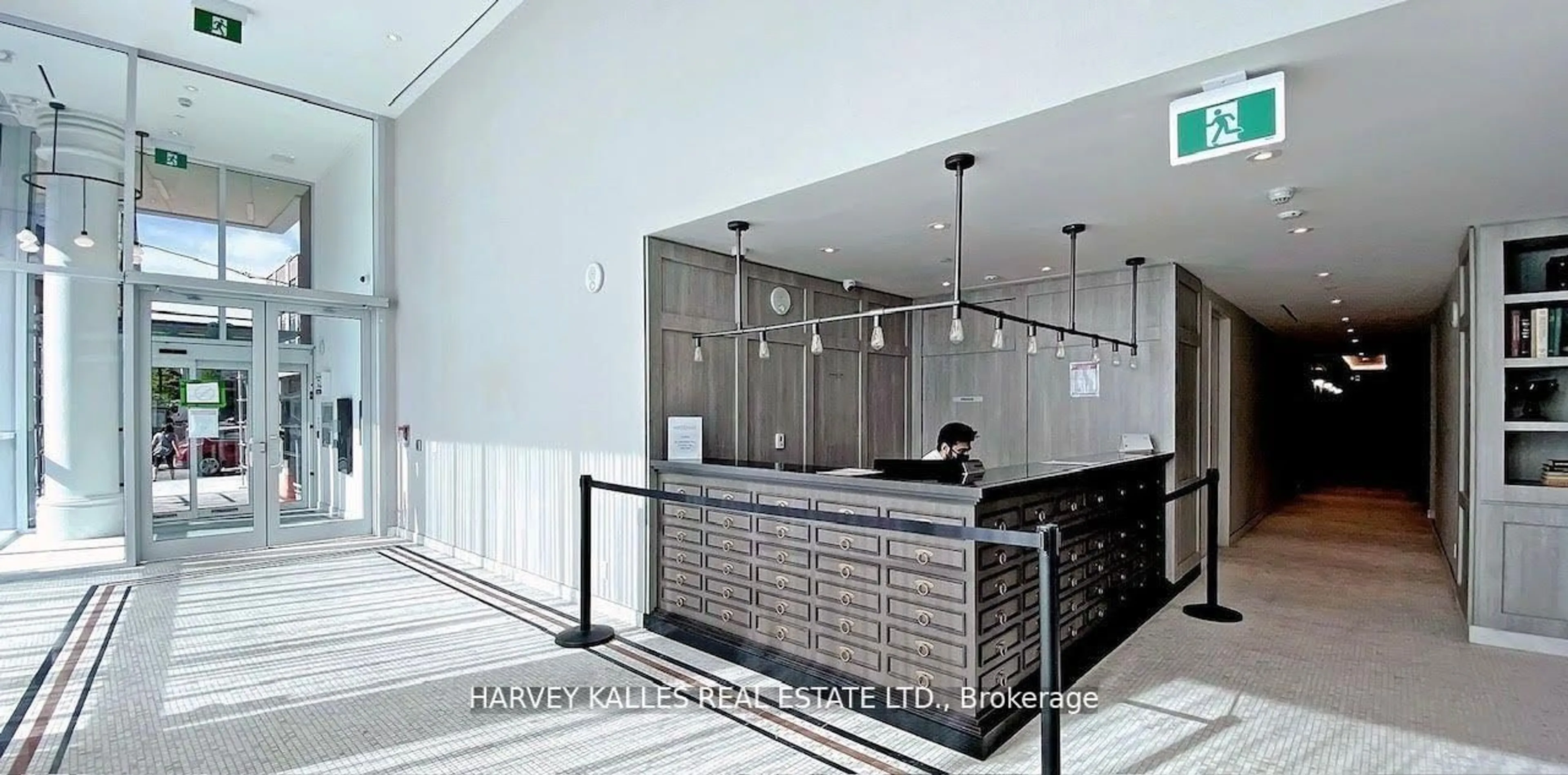 Indoor foyer for 33 Helendale Ave #2409, Toronto Ontario M4R 1C5