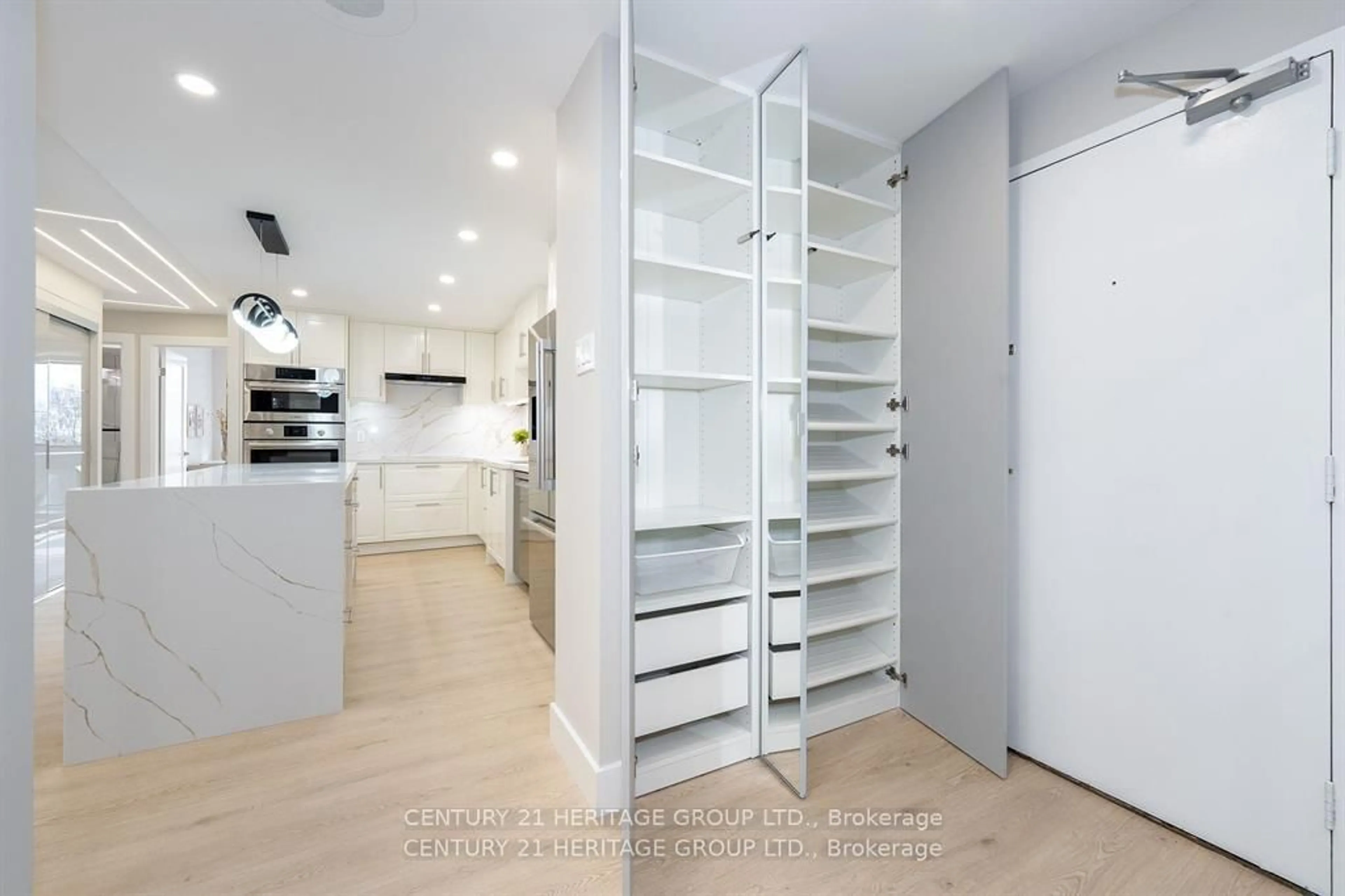 Storage room or clothes room or walk-in closet for 3303 Don Mills Rd #406, Toronto Ontario M2J 4T6