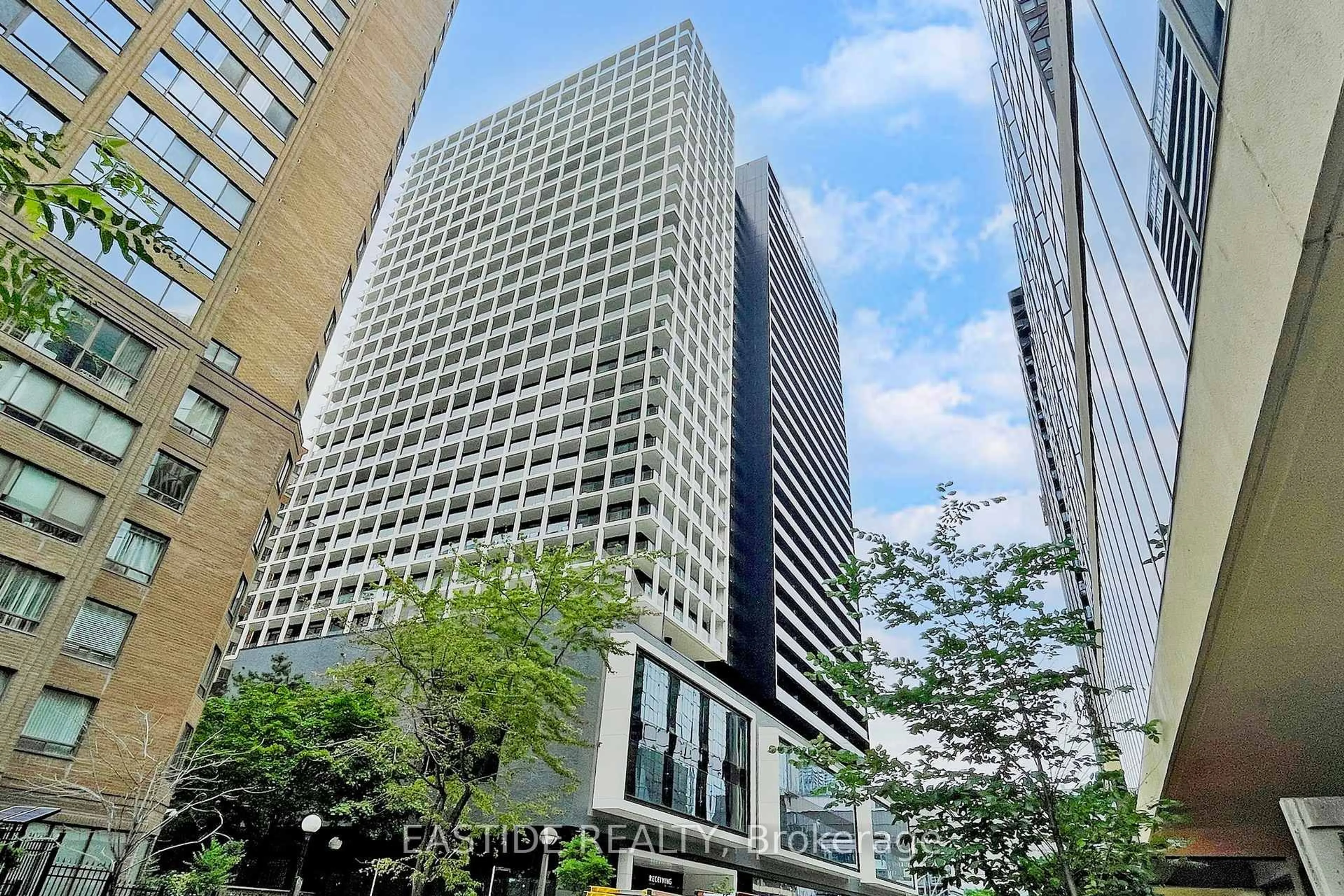 Indoor foyer for 20 Edward St #2302, Toronto Ontario M5G 0C5