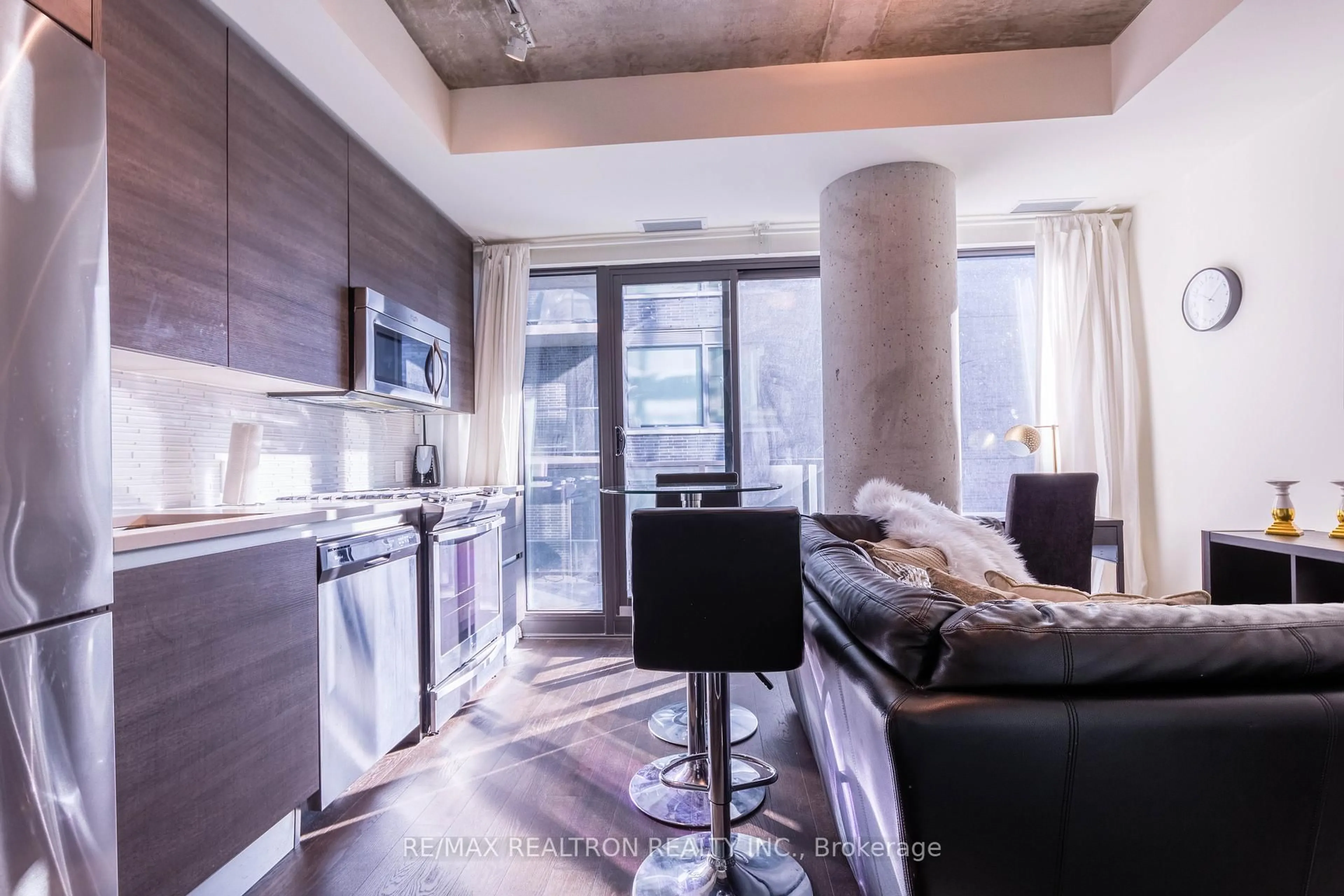 Open concept kitchen, unknown for 111 Bathurst St #1001, Toronto Ontario M5V 2R1