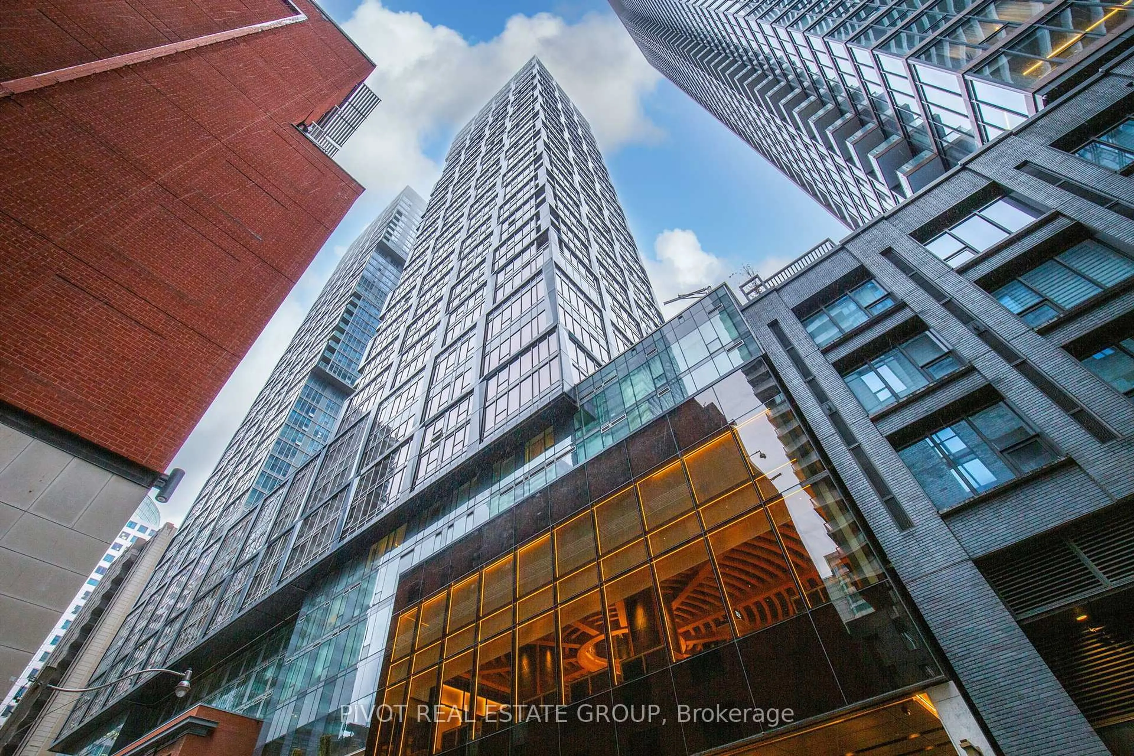 Indoor foyer for 35 Mercer St #3912, Toronto Ontario M5V 0V1