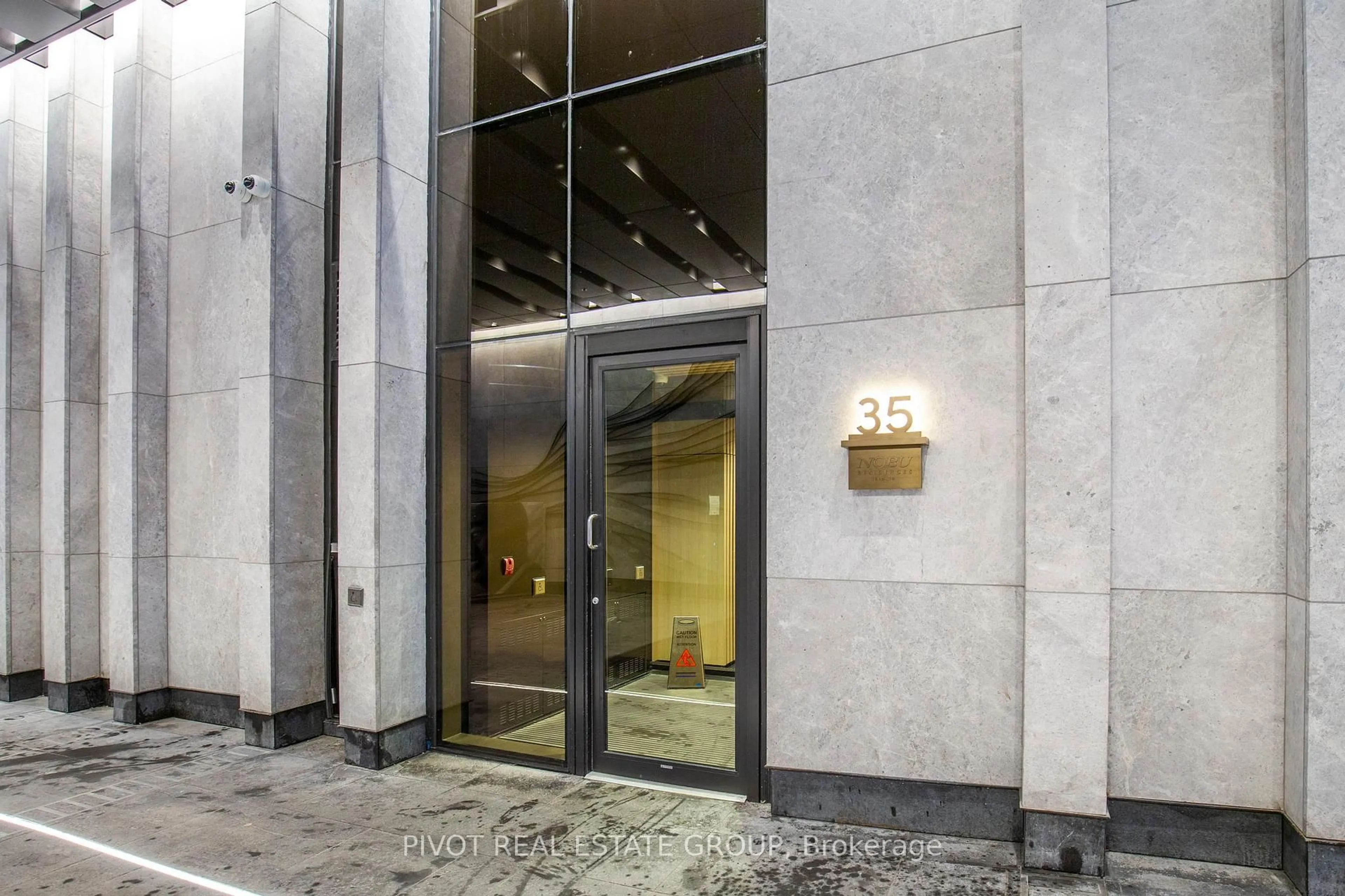 Indoor foyer for 35 Mercer St #3912, Toronto Ontario M5V 0V1