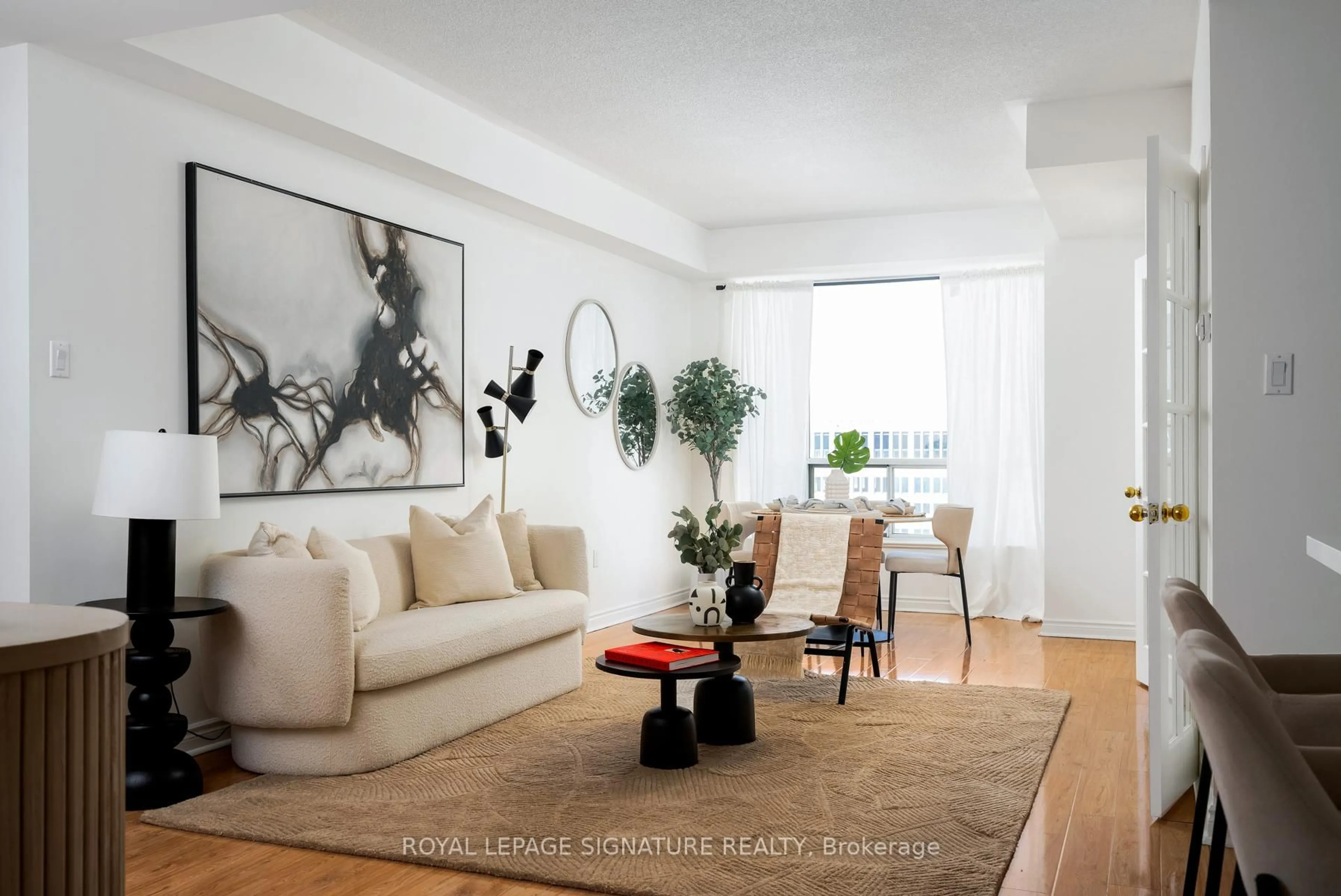 Living room with furniture, unknown for 889 Bay St #PH4, Toronto Ontario M5S 3K5