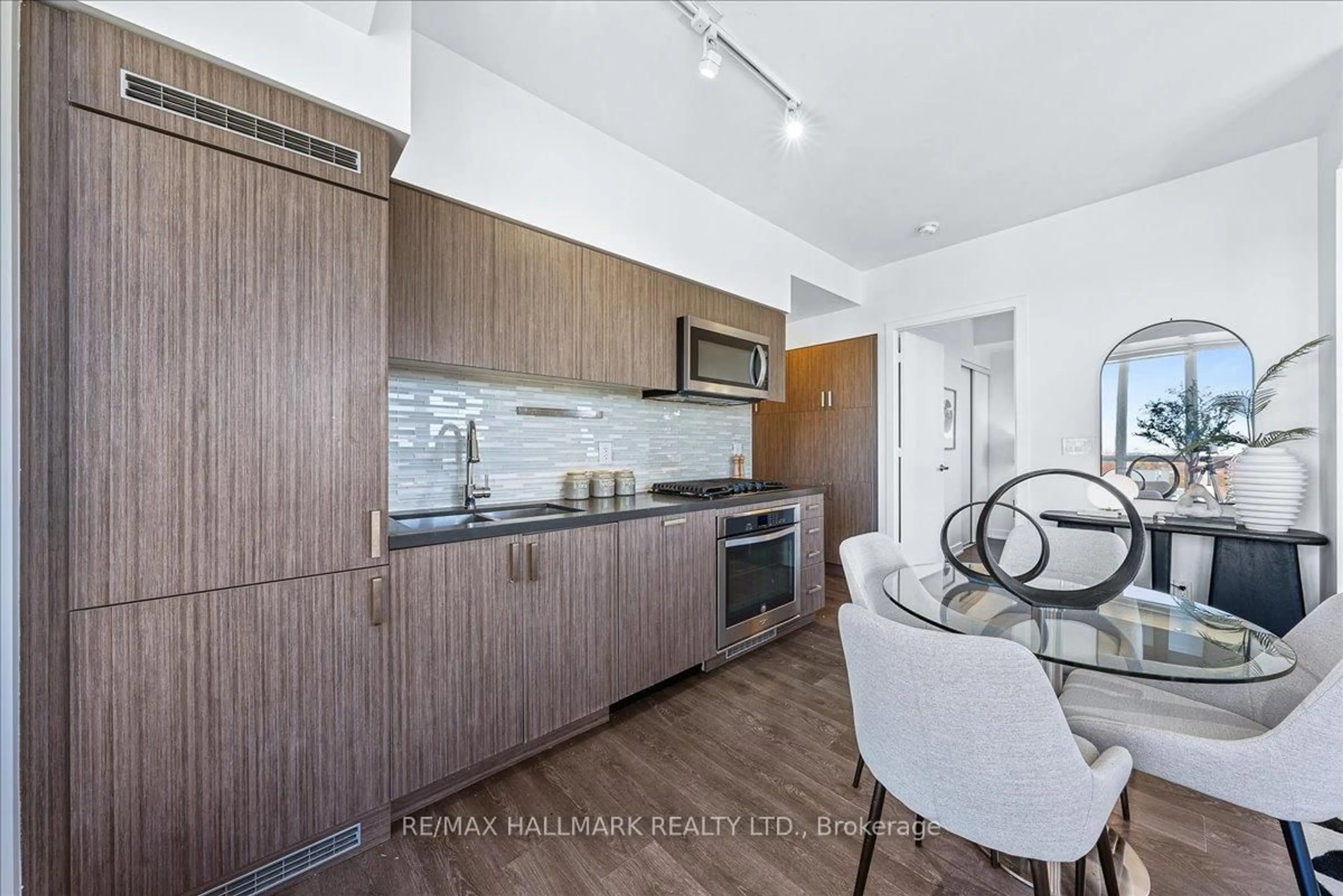 Standard kitchen, unknown for 501 St Clair Ave #1811, Toronto Ontario M5P 0A2