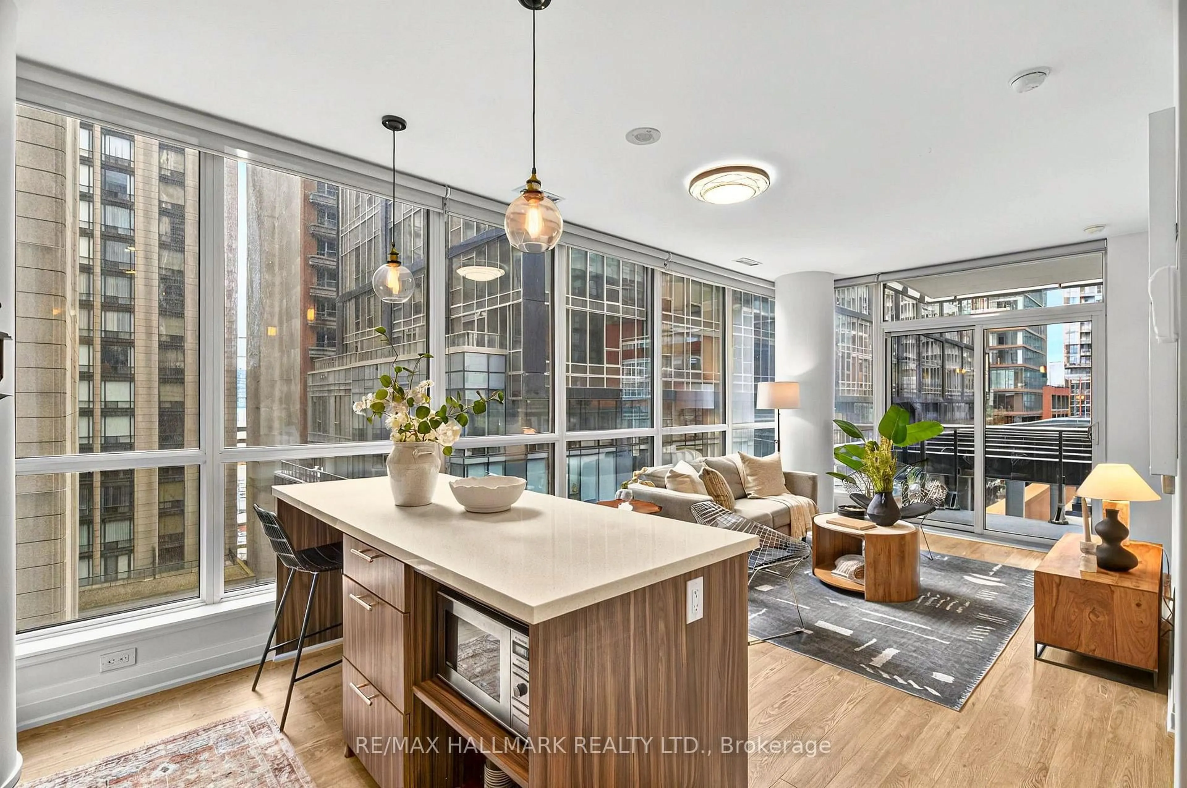 Open concept kitchen, unknown for 8 Mercer St #708, Toronto Ontario M5V 0C4
