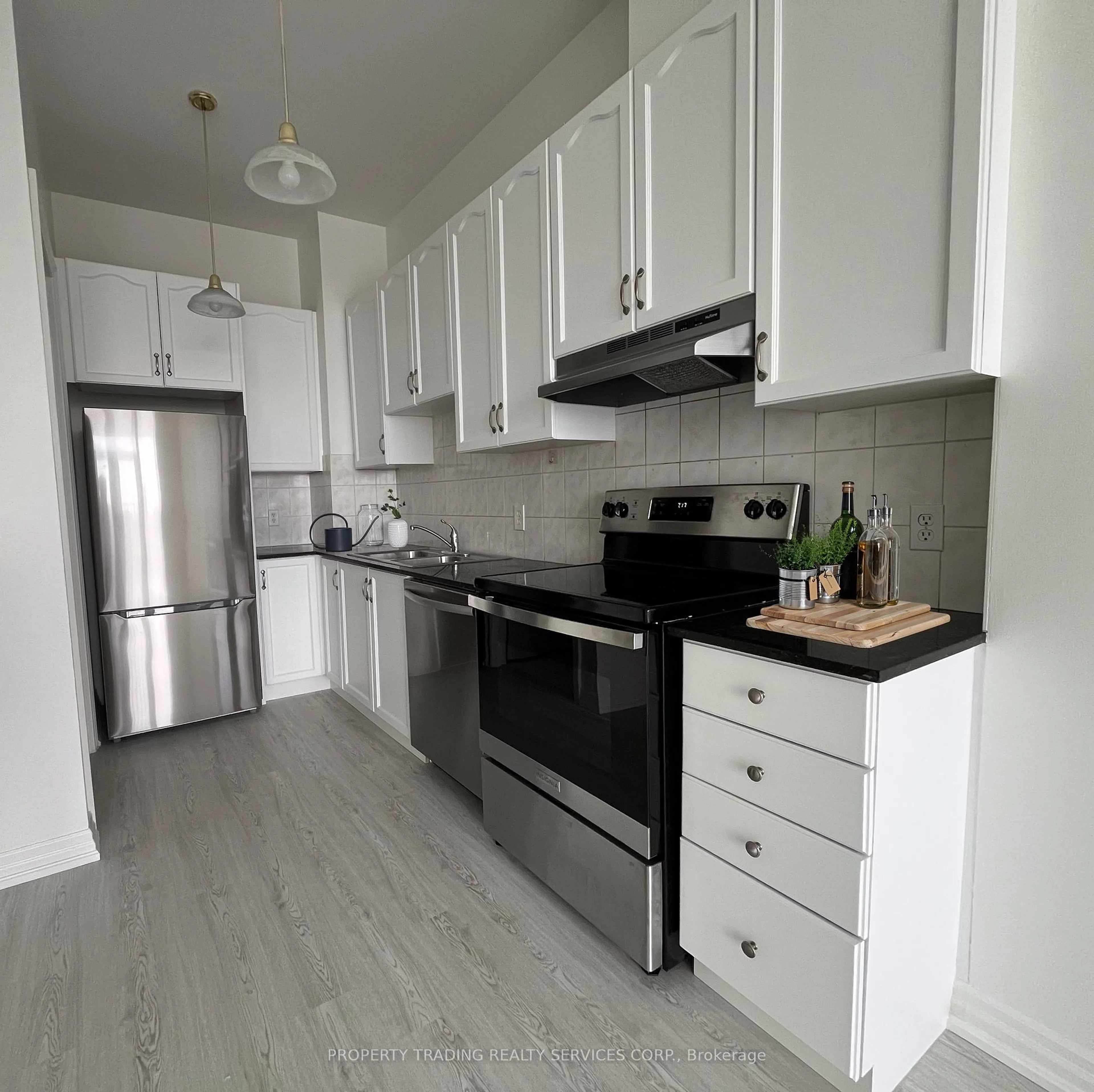 Standard kitchen, unknown for 797 Don Mills Rd #1507, Toronto Ontario M3C 1V1