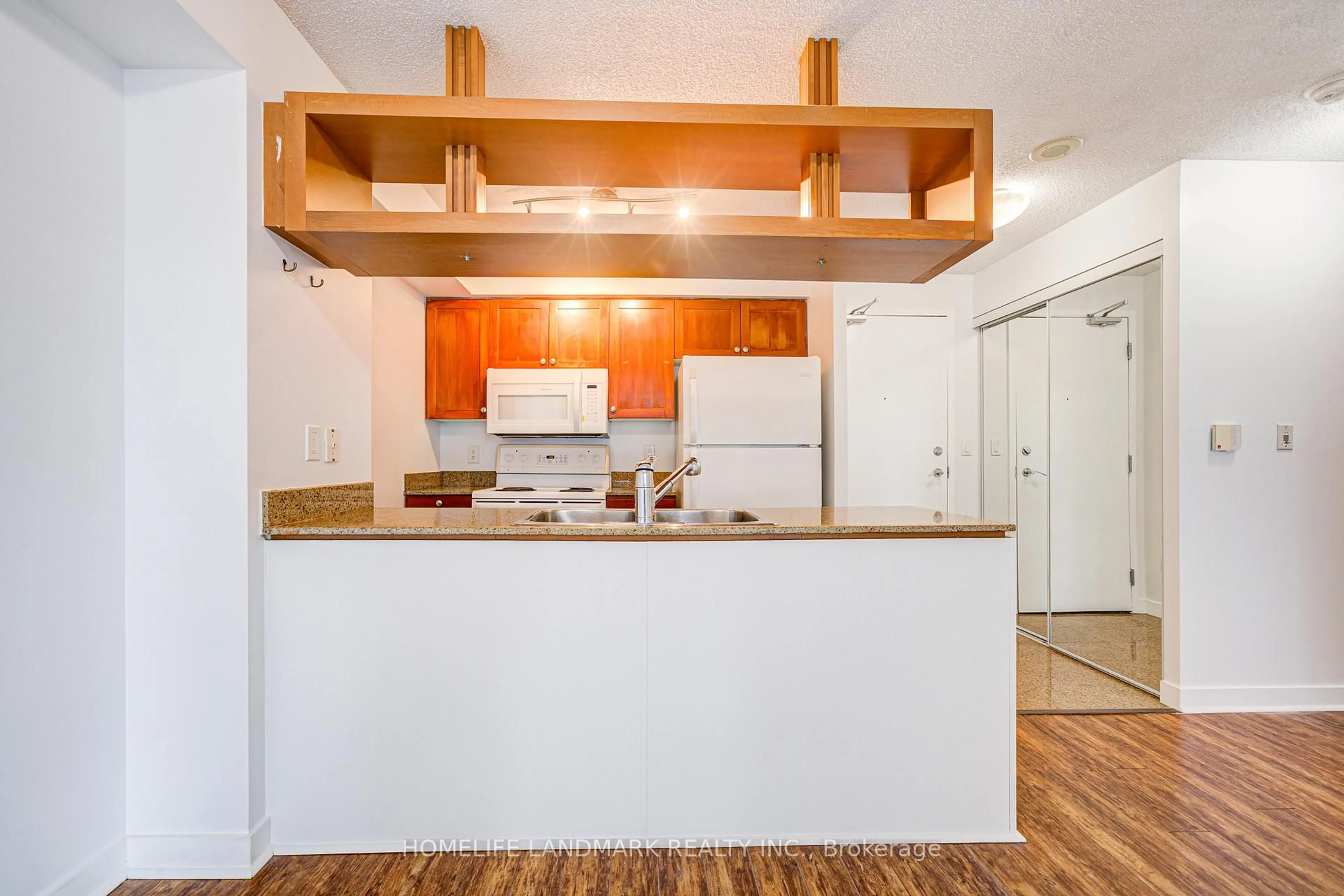 Standard kitchen, wood/laminate floor for 81 Navy Wharf Crt #2807, Toronto Ontario M5V 3S2