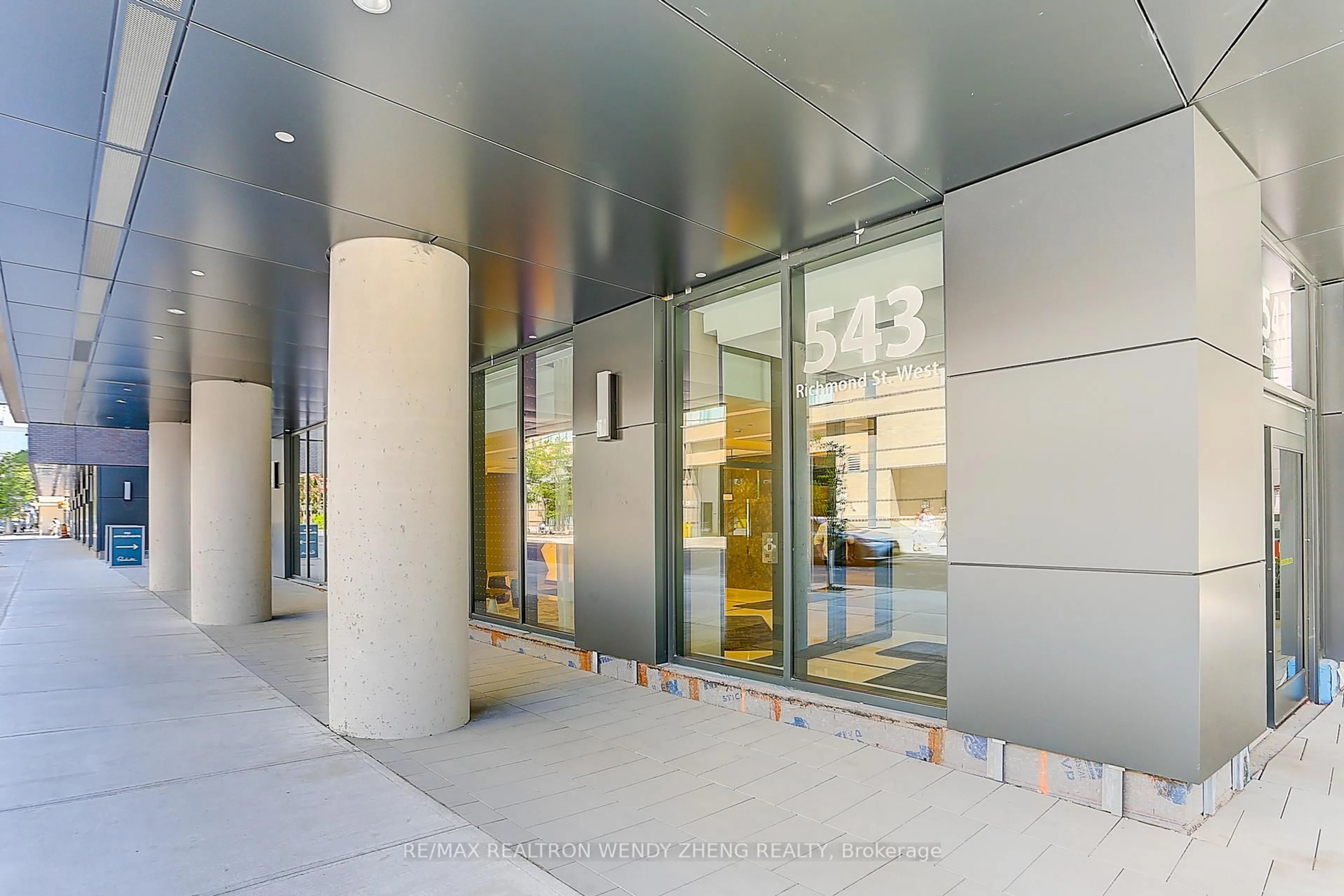 Indoor foyer for 543 Richmond St #307, Toronto Ontario M5V 1Y6