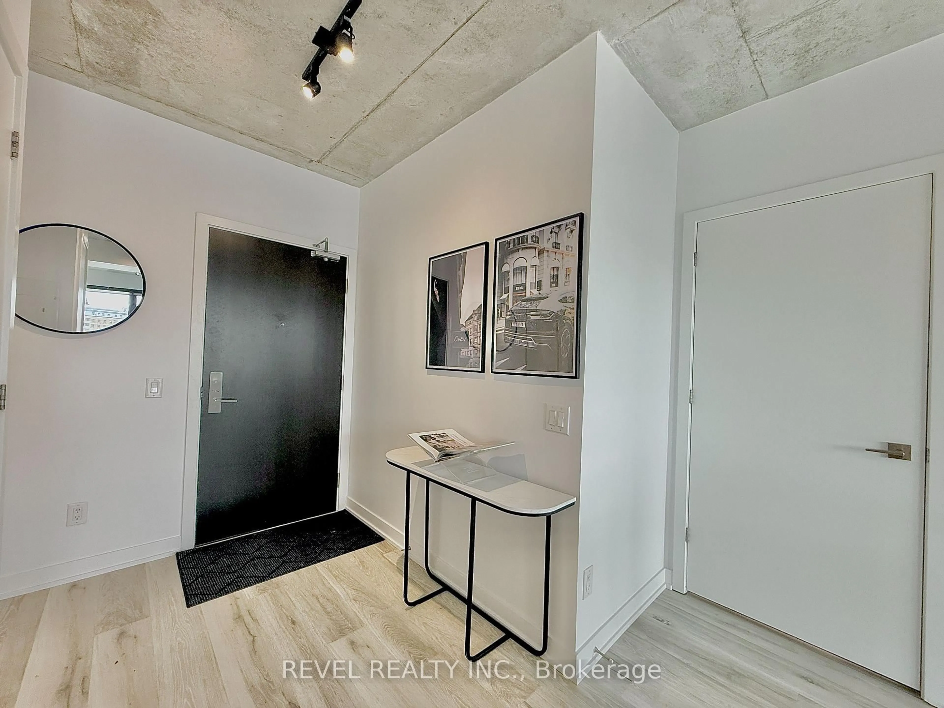 Indoor entryway for 55 Ontario St #1101, Toronto Ontario M5A 0T8