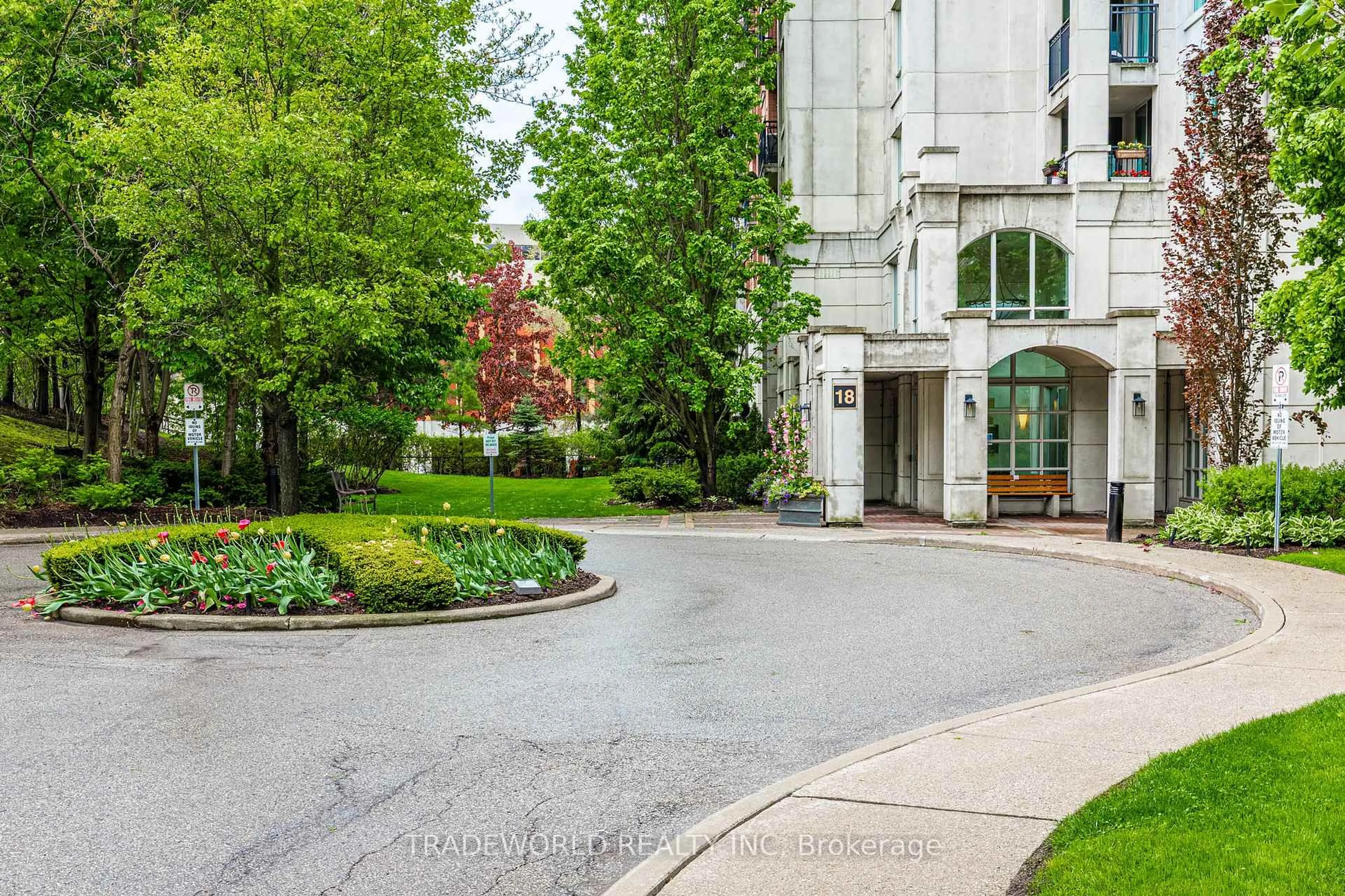 Patio, street for 18 William Carson Cres #707, Toronto Ontario M2P 2G6