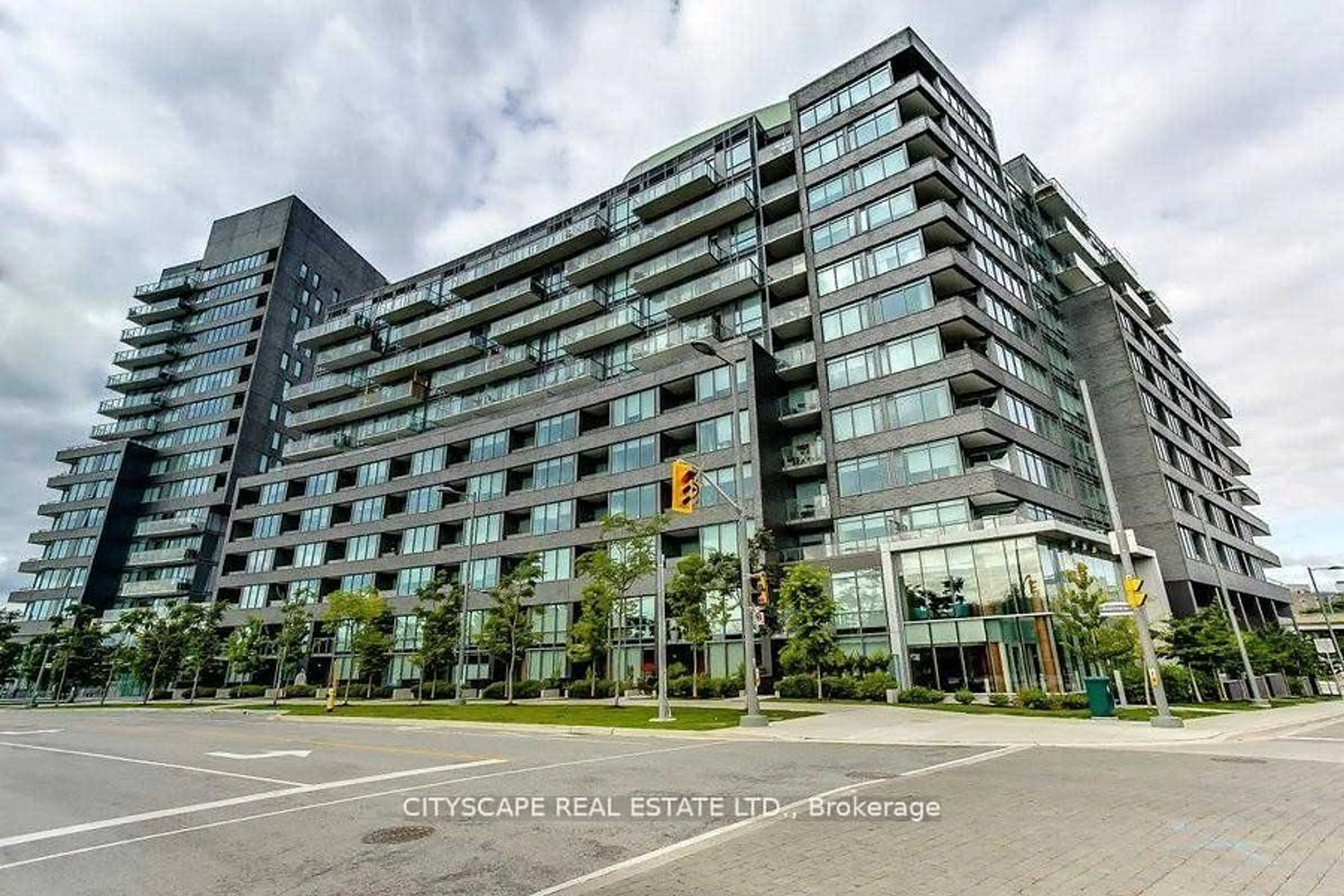 Indoor foyer for 120 Bayview Ave #N218, Toronto Ontario M5A 0G4