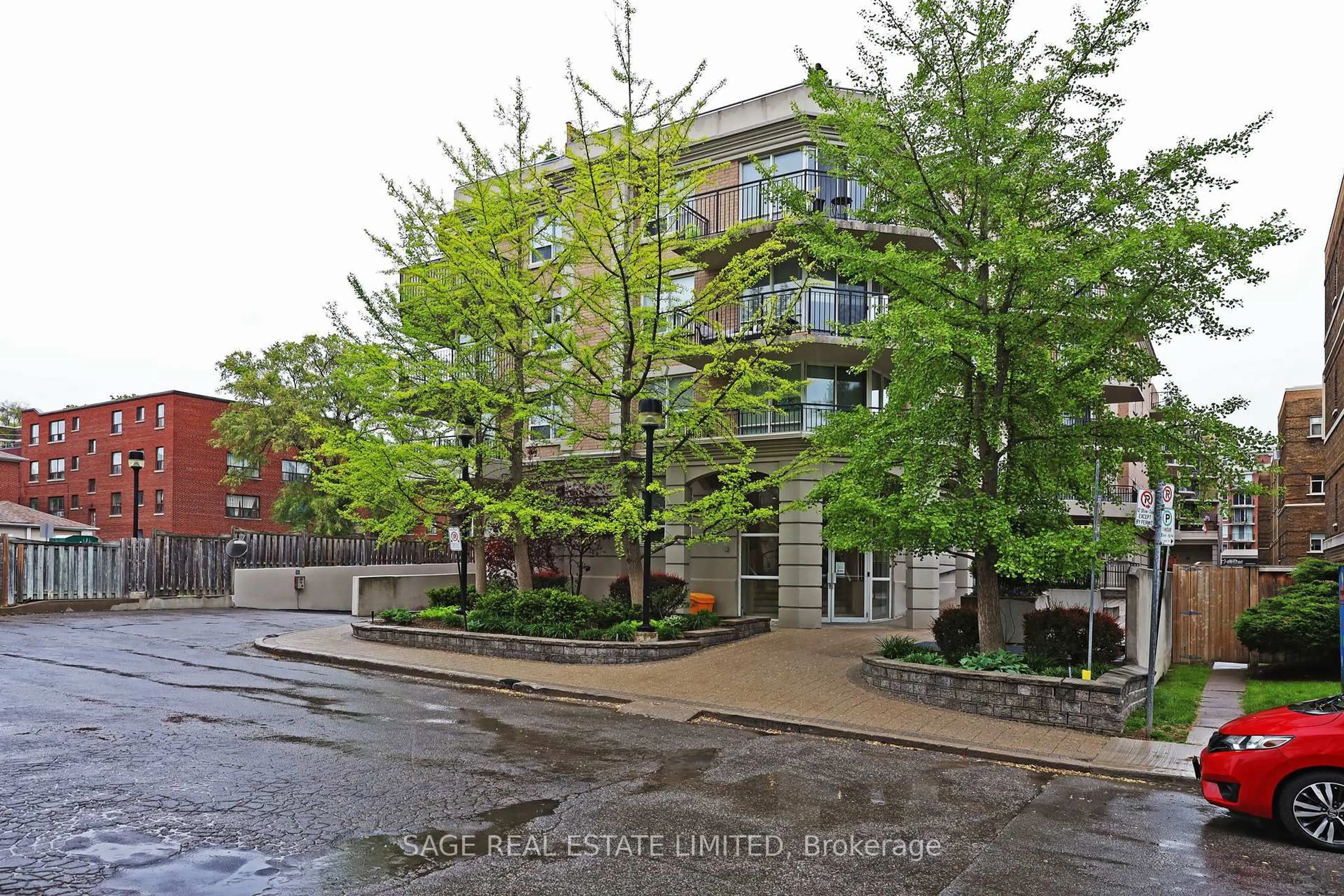 Patio, street for 55 Lorindale Ave #105, Toronto Ontario M5M 3C3