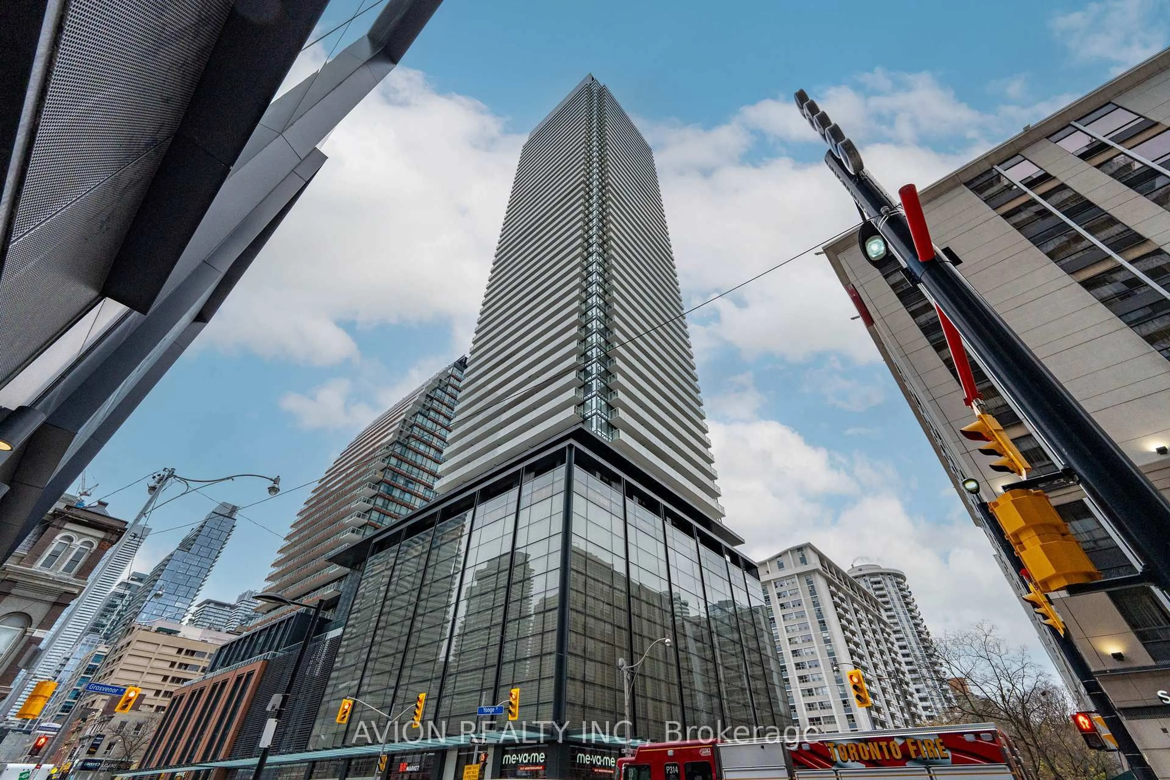 A pic of a room for 501 yonge St #1112, Toronto Ontario M4Y 0G8
