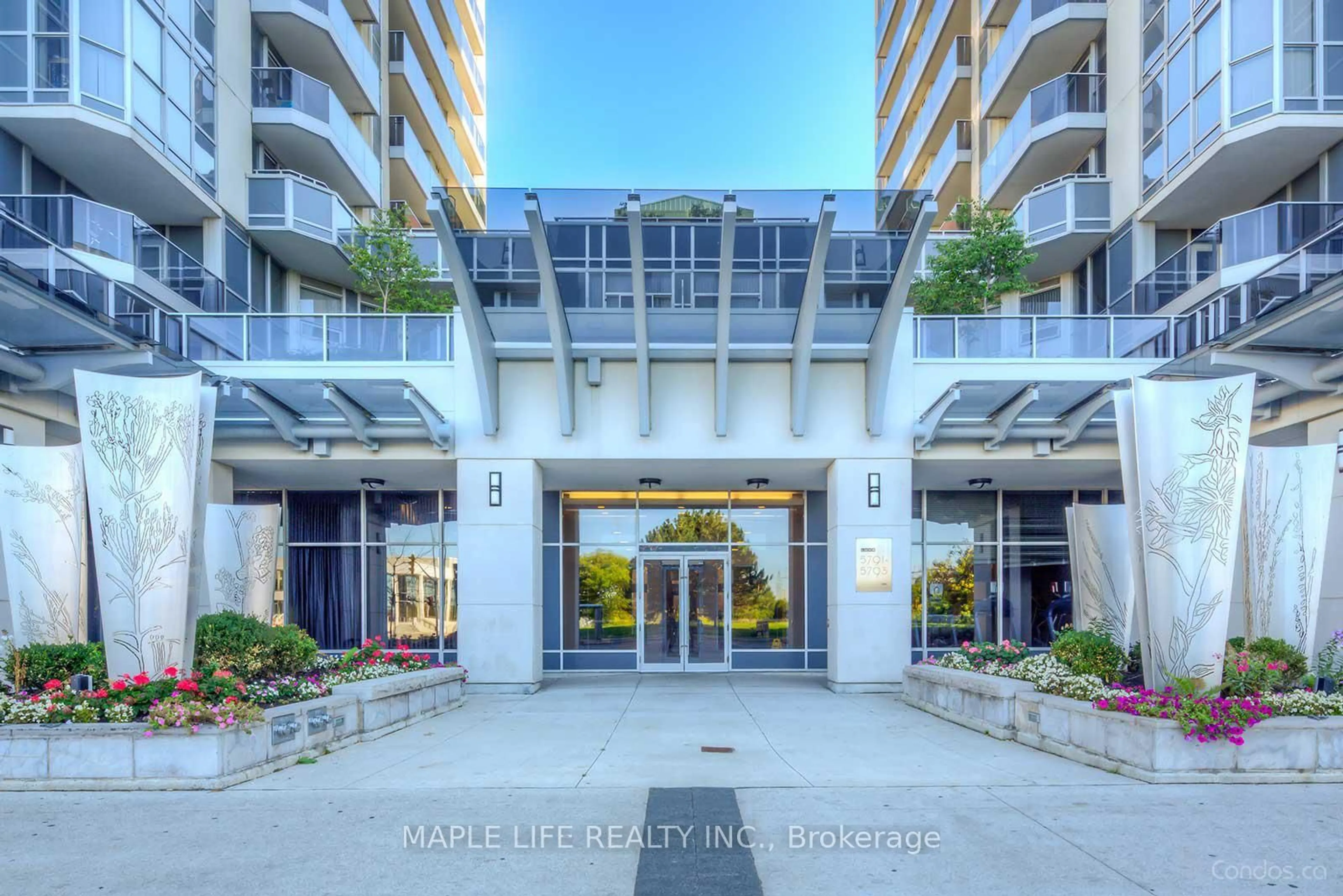 Indoor foyer for 5791 Yonge St #2010, Toronto Ontario M2M 0A8