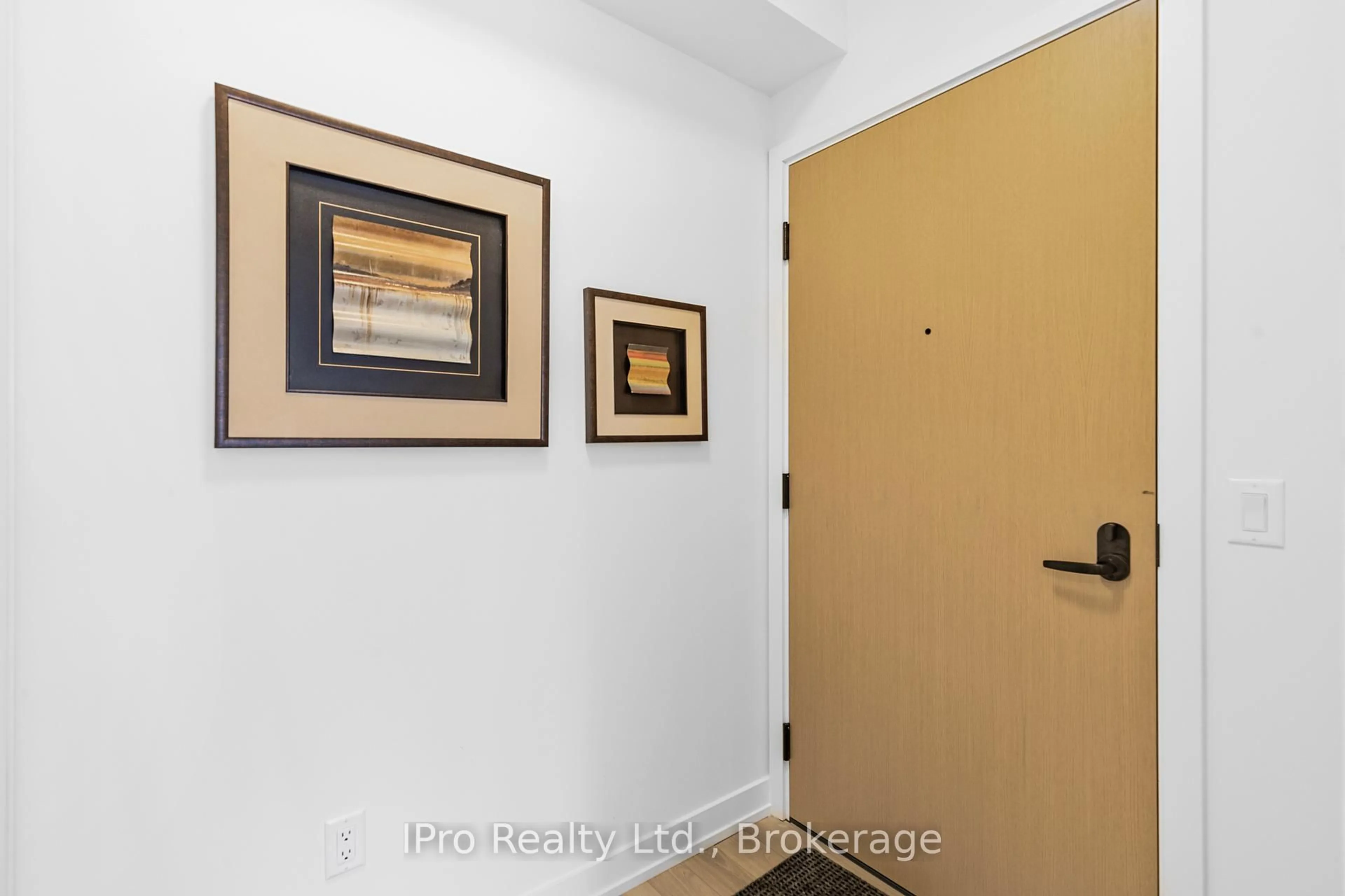 Indoor entryway for 89 CHURCH St #1604, Toronto Ontario M5C 2G3