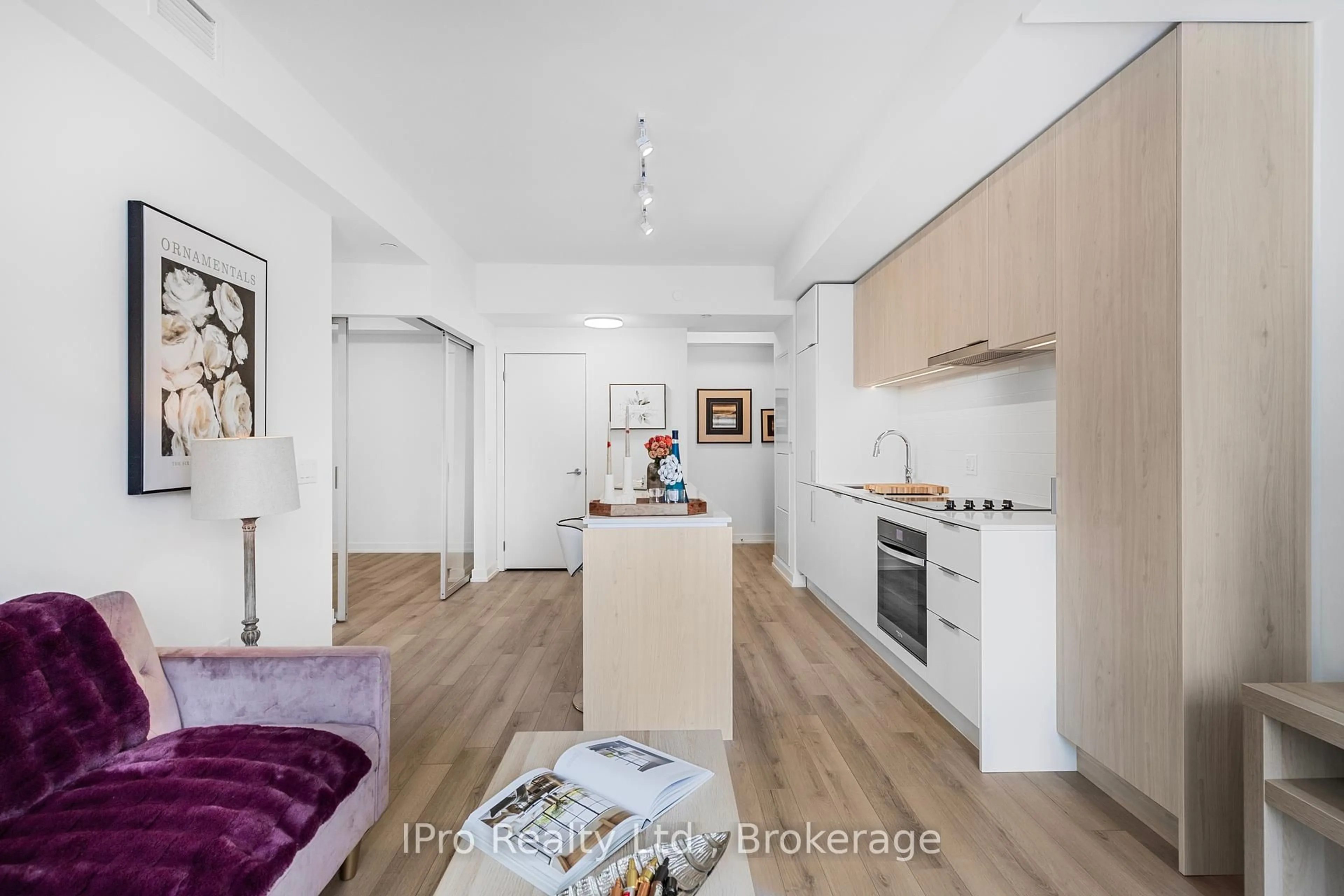 Open concept kitchen, wood/laminate floor for 89 CHURCH St #1604, Toronto Ontario M5C 2G3
