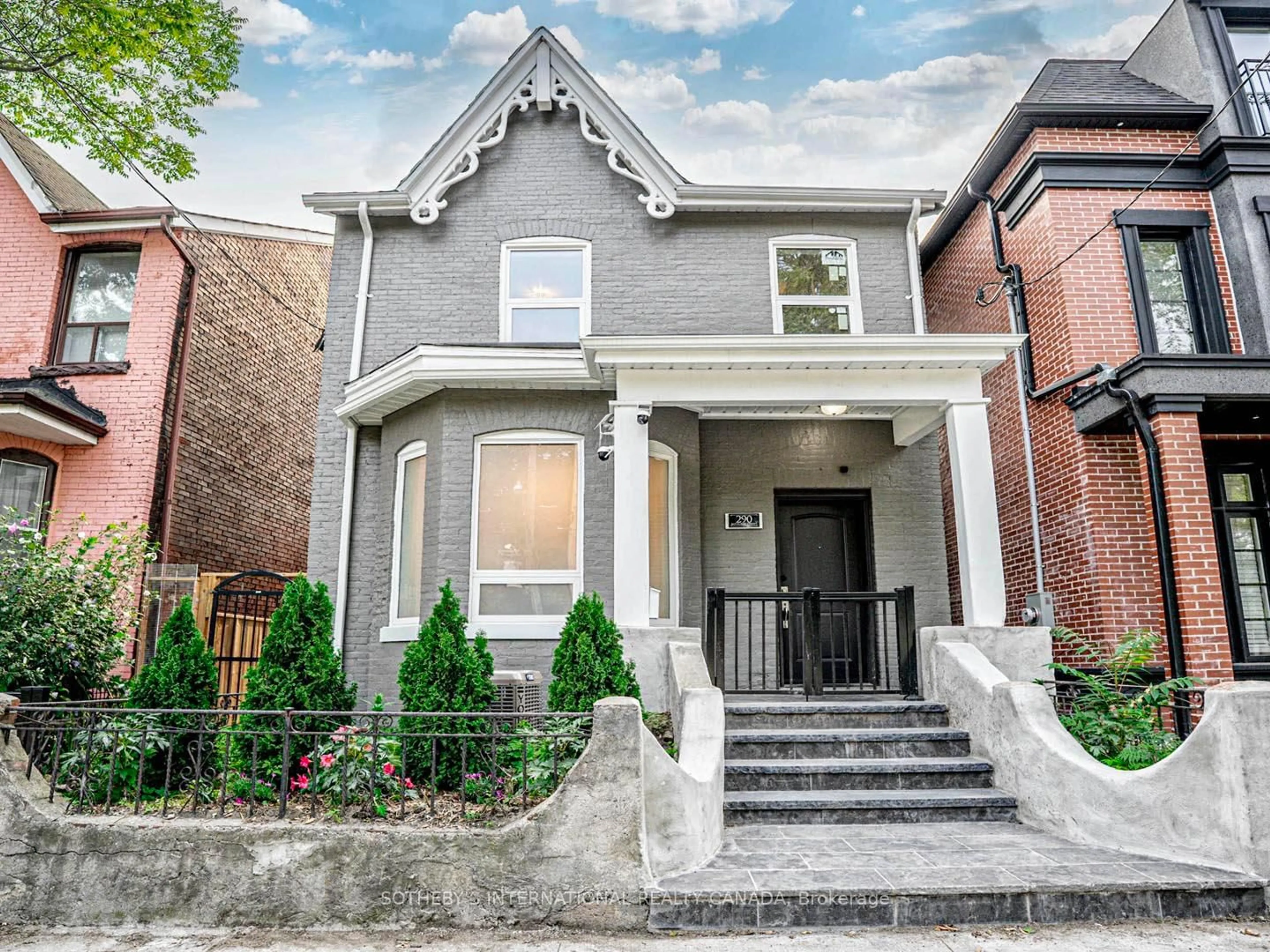 Home with brick exterior material, street for 290 Bathurst St, Toronto Ontario M5T 2S3