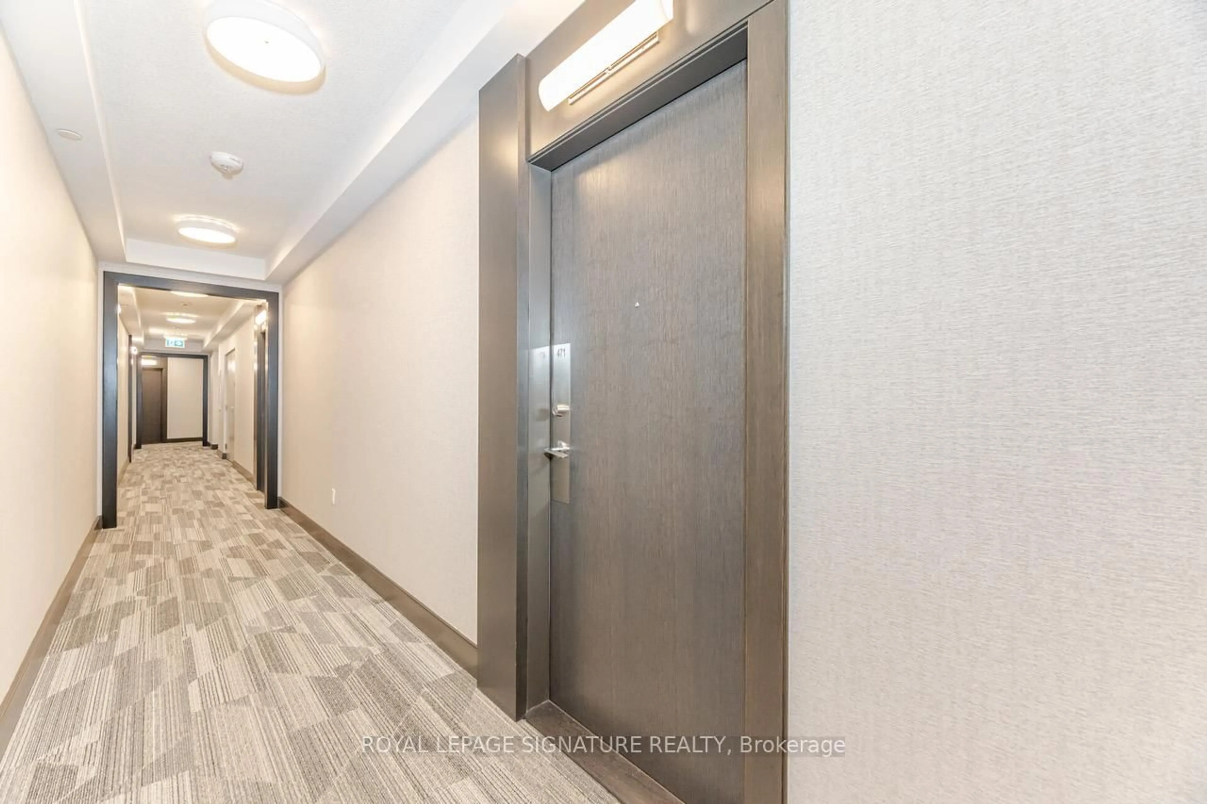 Indoor foyer for 60 Ann O'reilly Rd #471, Toronto Ontario M2J 0C8