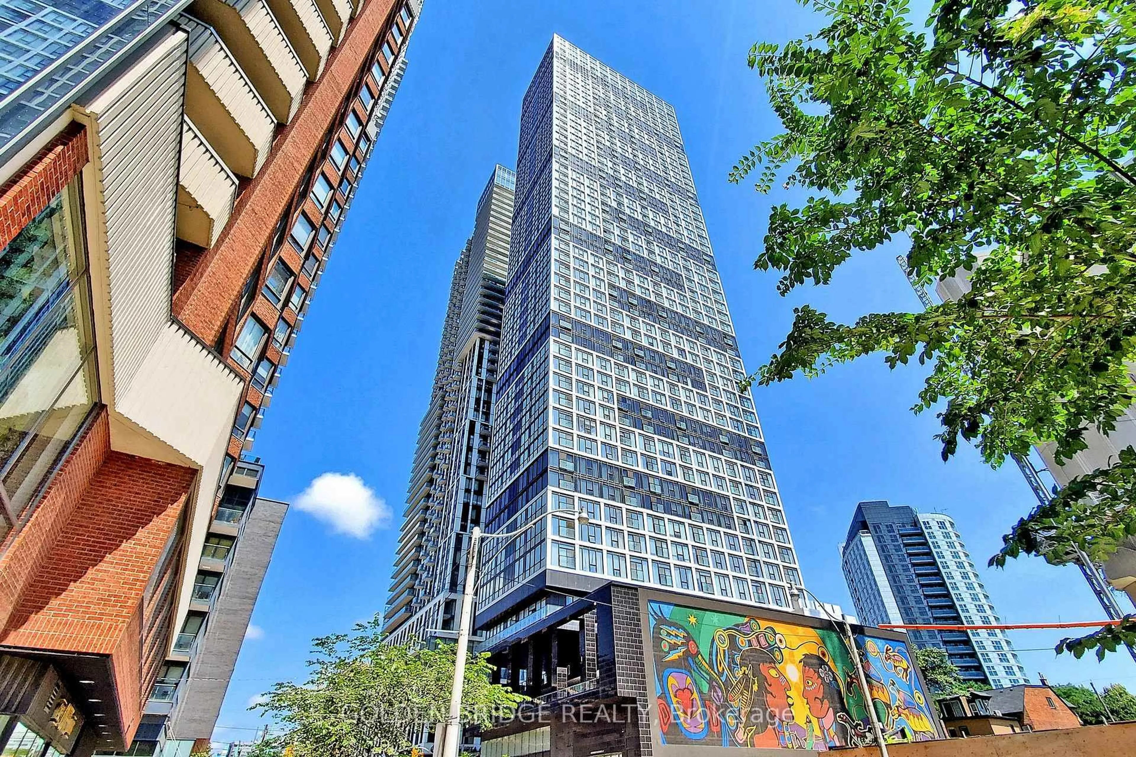 Indoor foyer for 251 Jarvis St #2410, Toronto Ontario M5B 2C2