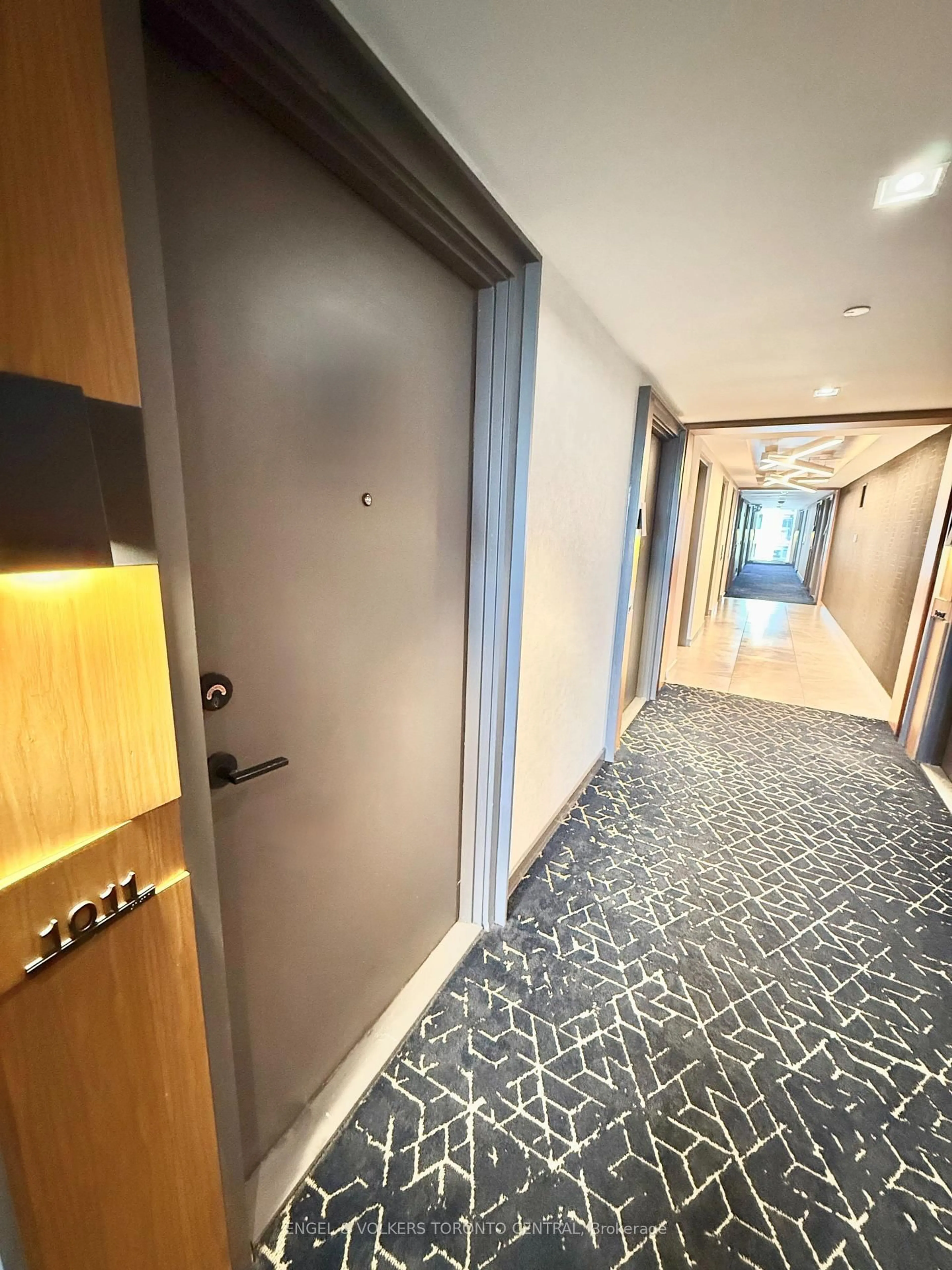 Indoor foyer for 20 Tubman Ave #1011, Toronto Ontario M5A 0M8