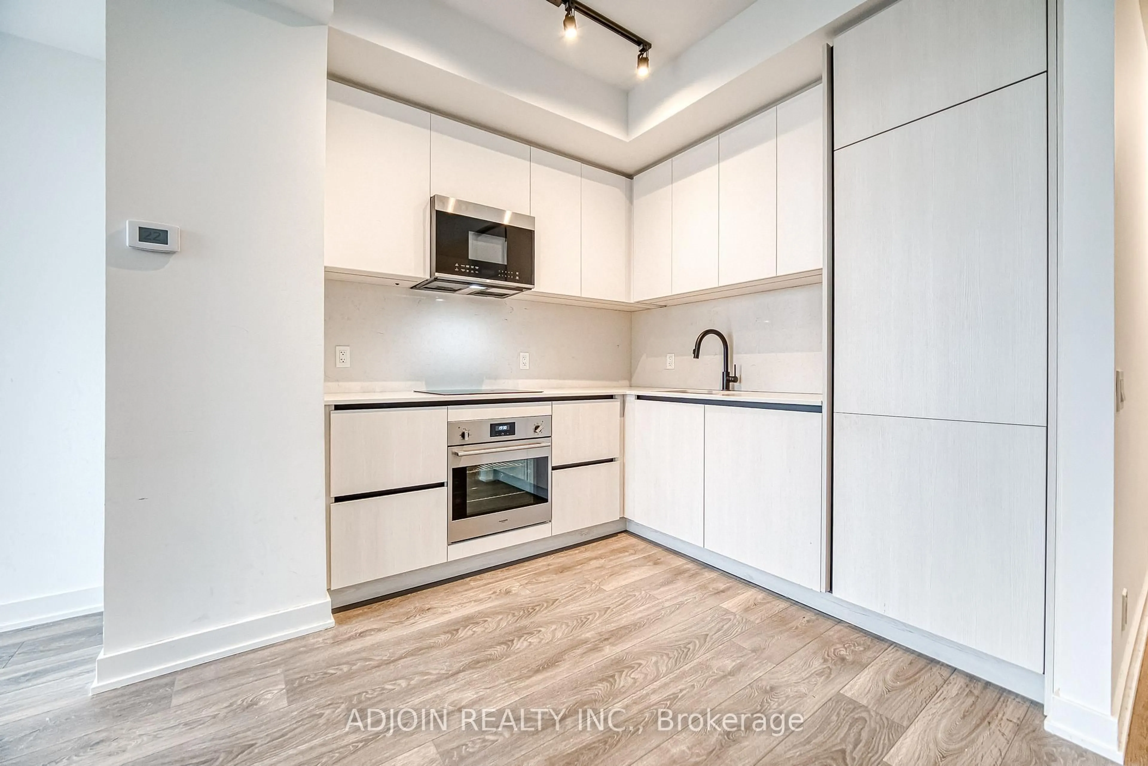 Unknown for 108 Peter St #3615, Toronto Ontario M5V 0W2